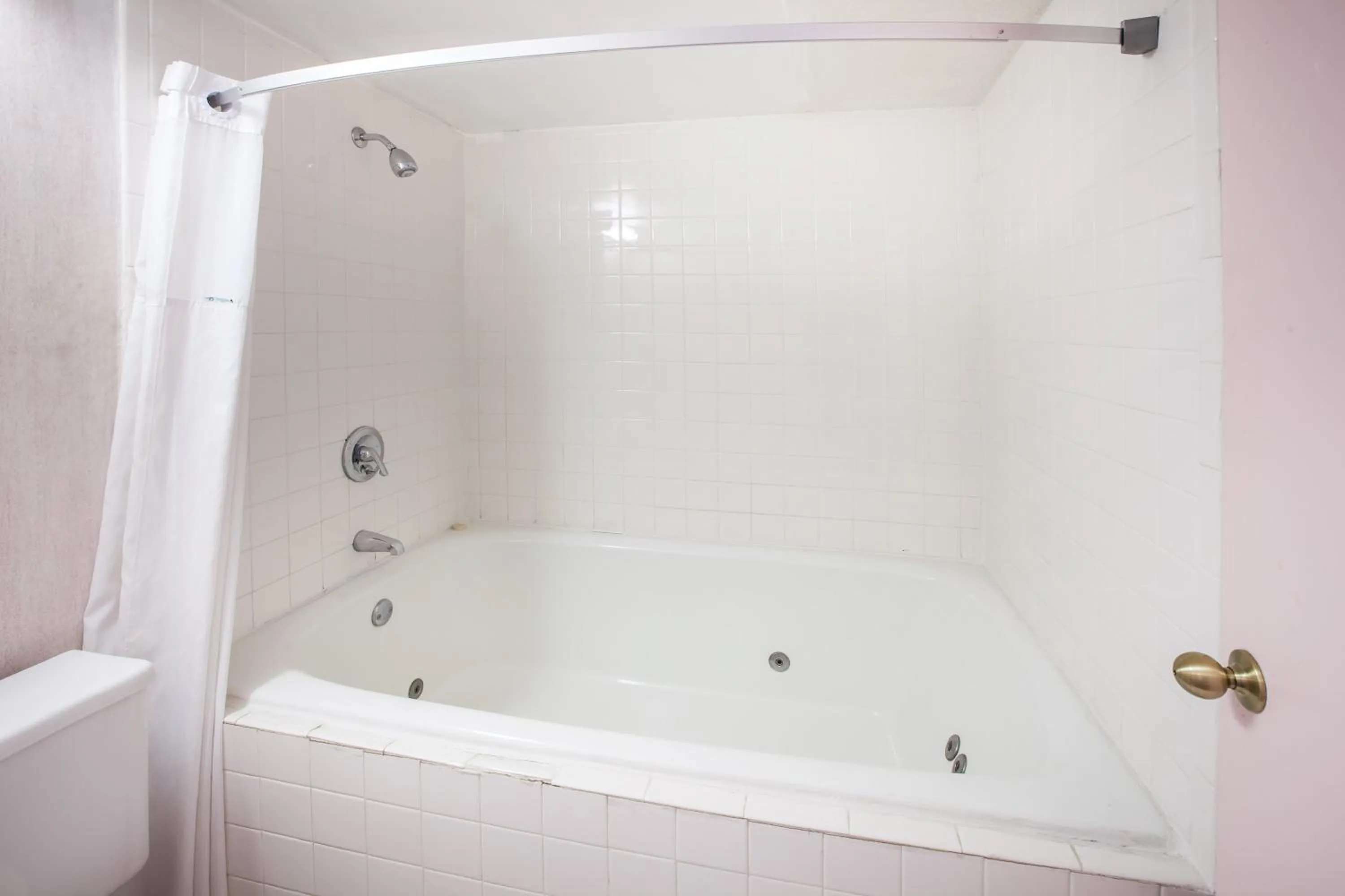 Bathroom in Days Inn by Wyndham Mountain View