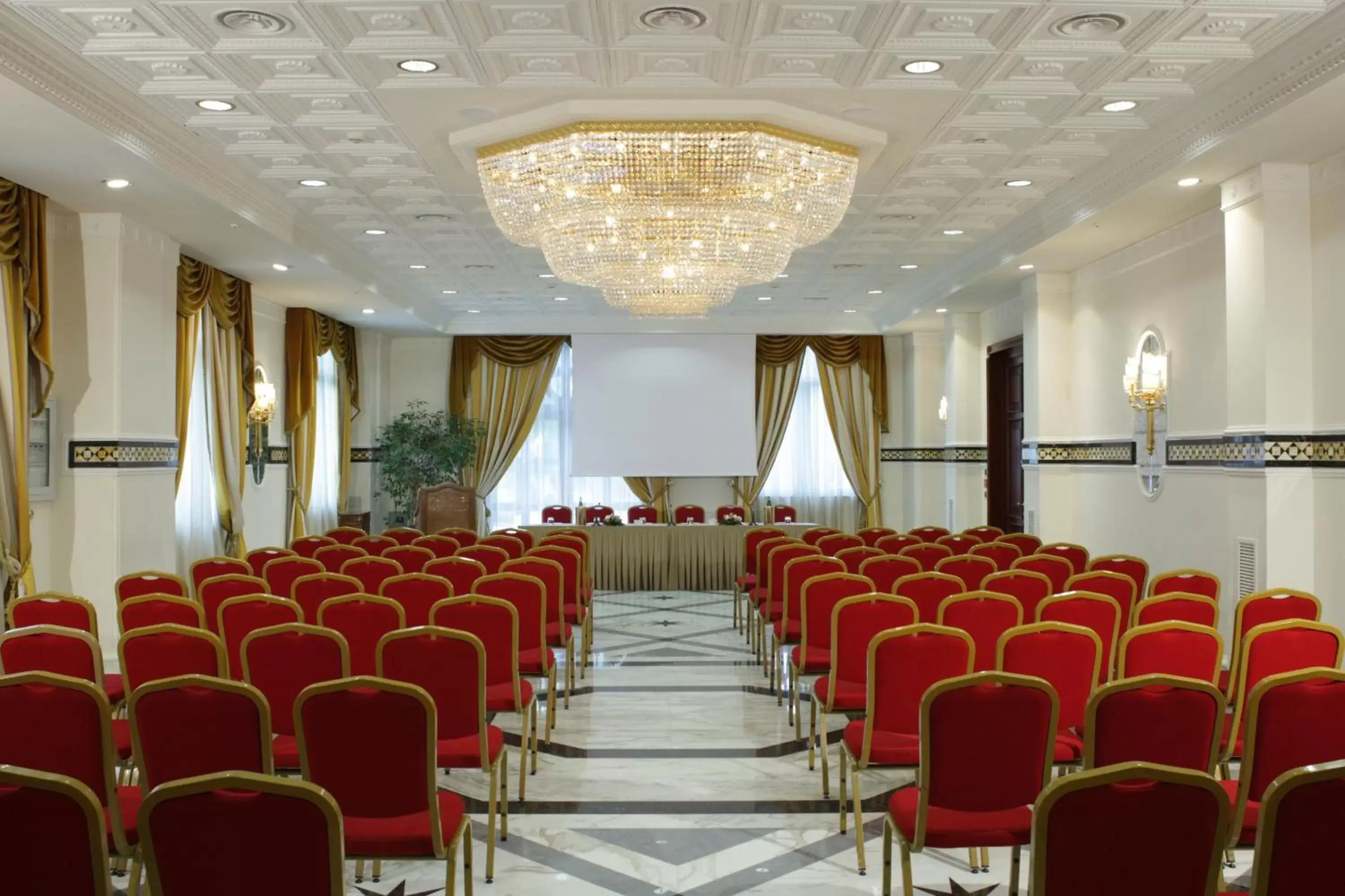 Business facilities in Grand Hotel Vanvitelli