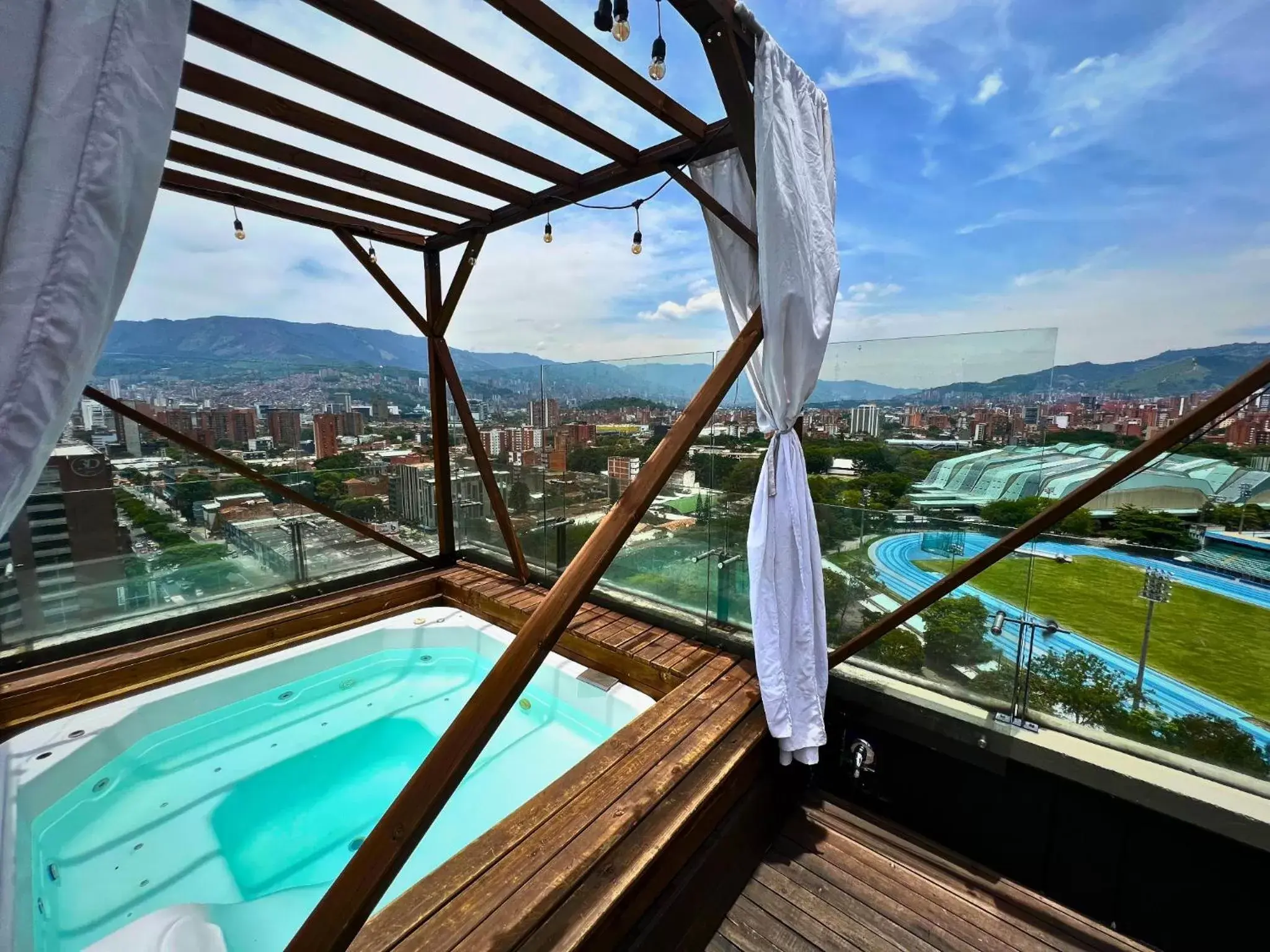 Balcony/Terrace, Pool View in Tequendama Hotel Medellín - Estadio