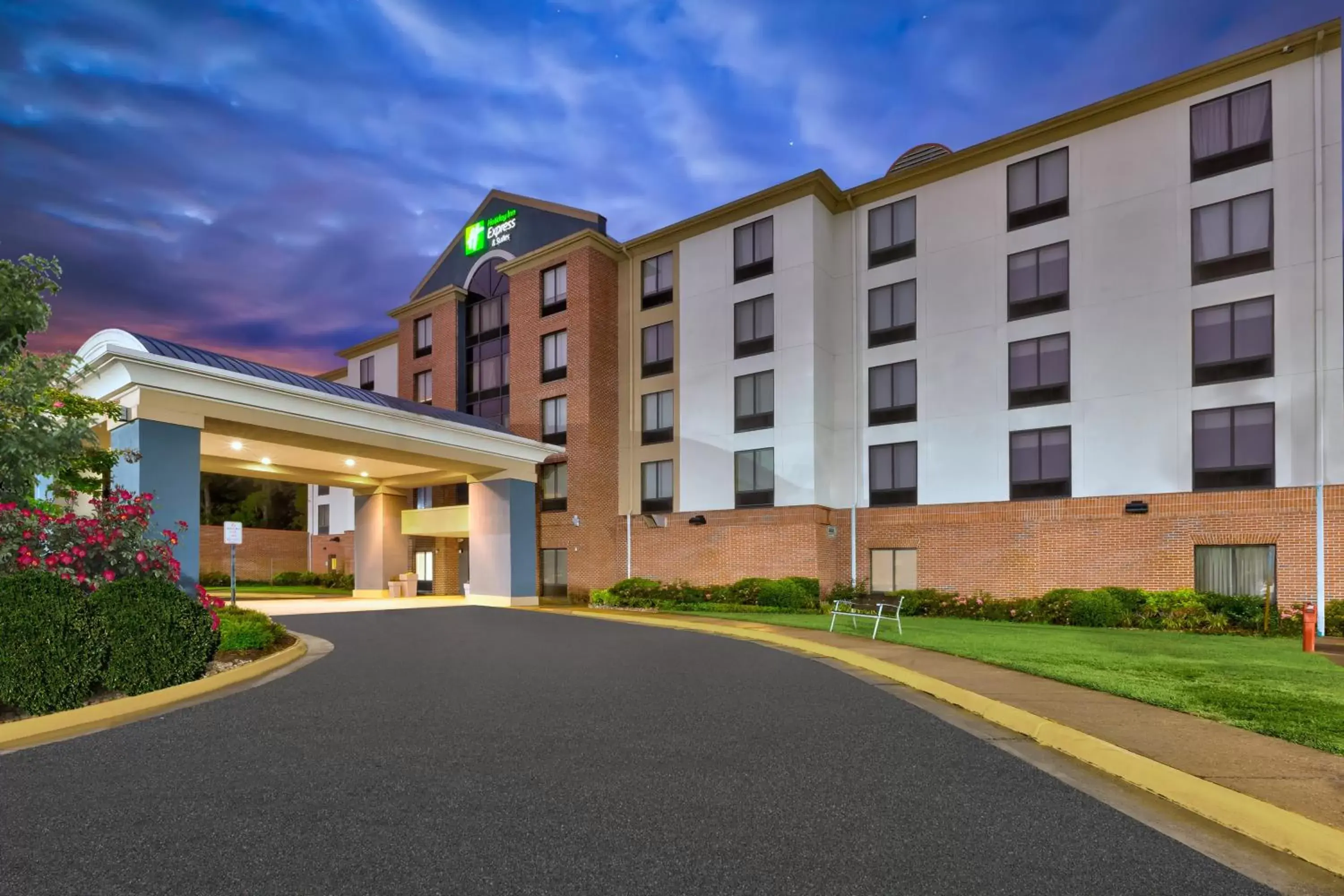 Property Building in Holiday Inn Express & Suites Chesapeake, an IHG Hotel