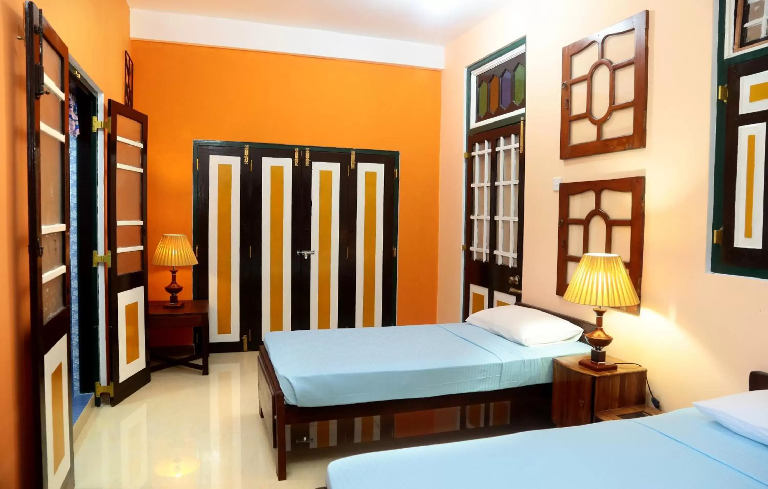 Deluxe Twin Room with Free Airport Pickup or Drop in Villa Ceylon Deluxe Twin Room with Free Airport Pickup or Drop in Villa Ceylon