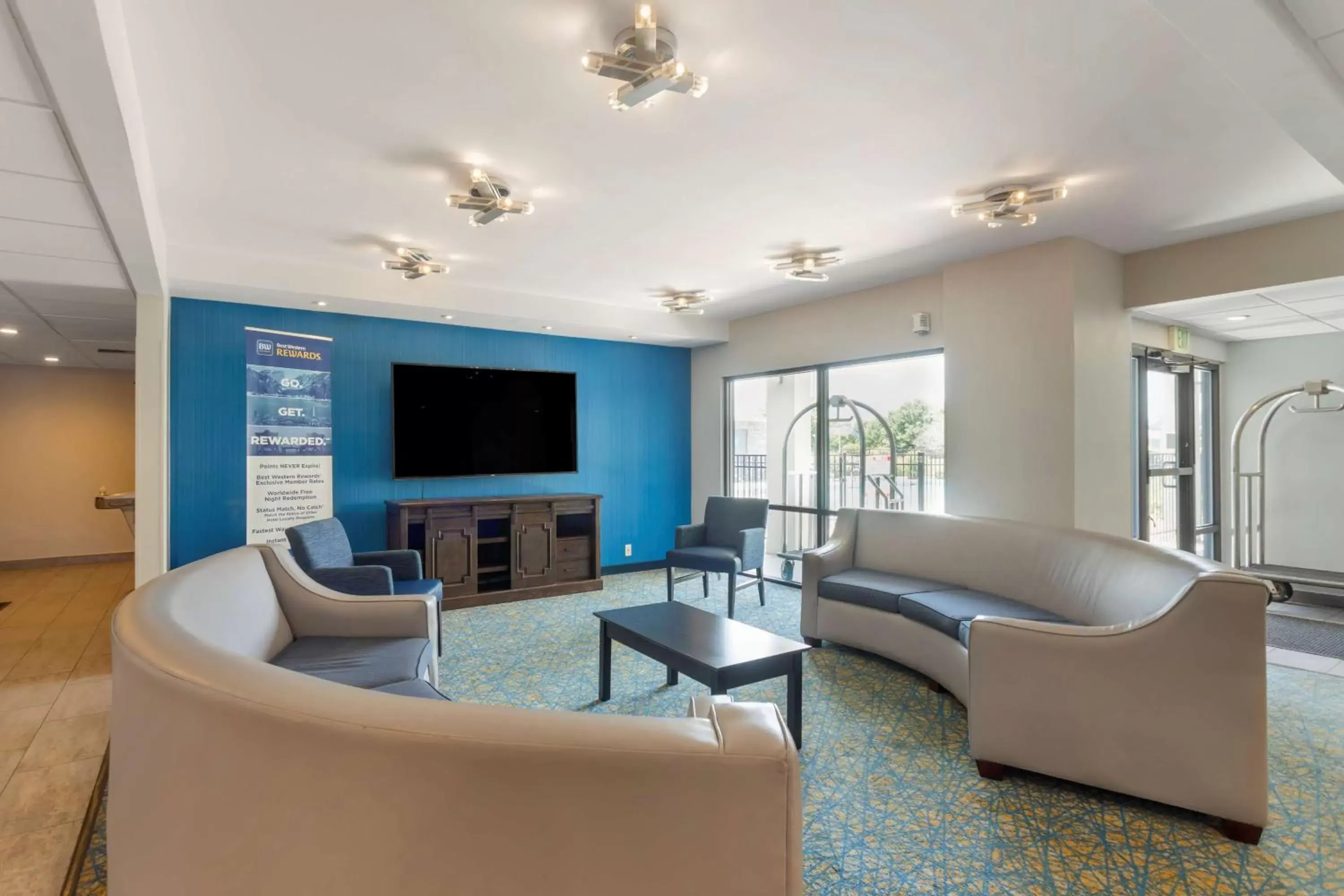 Lobby or reception, Seating Area in Best Western Plus Bowling Green
