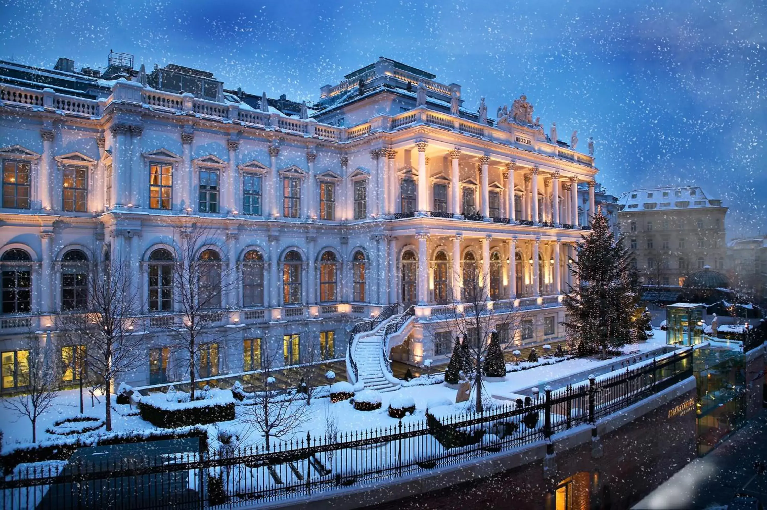 Facade/entrance, Winter in Palais Coburg Hotel Residenz