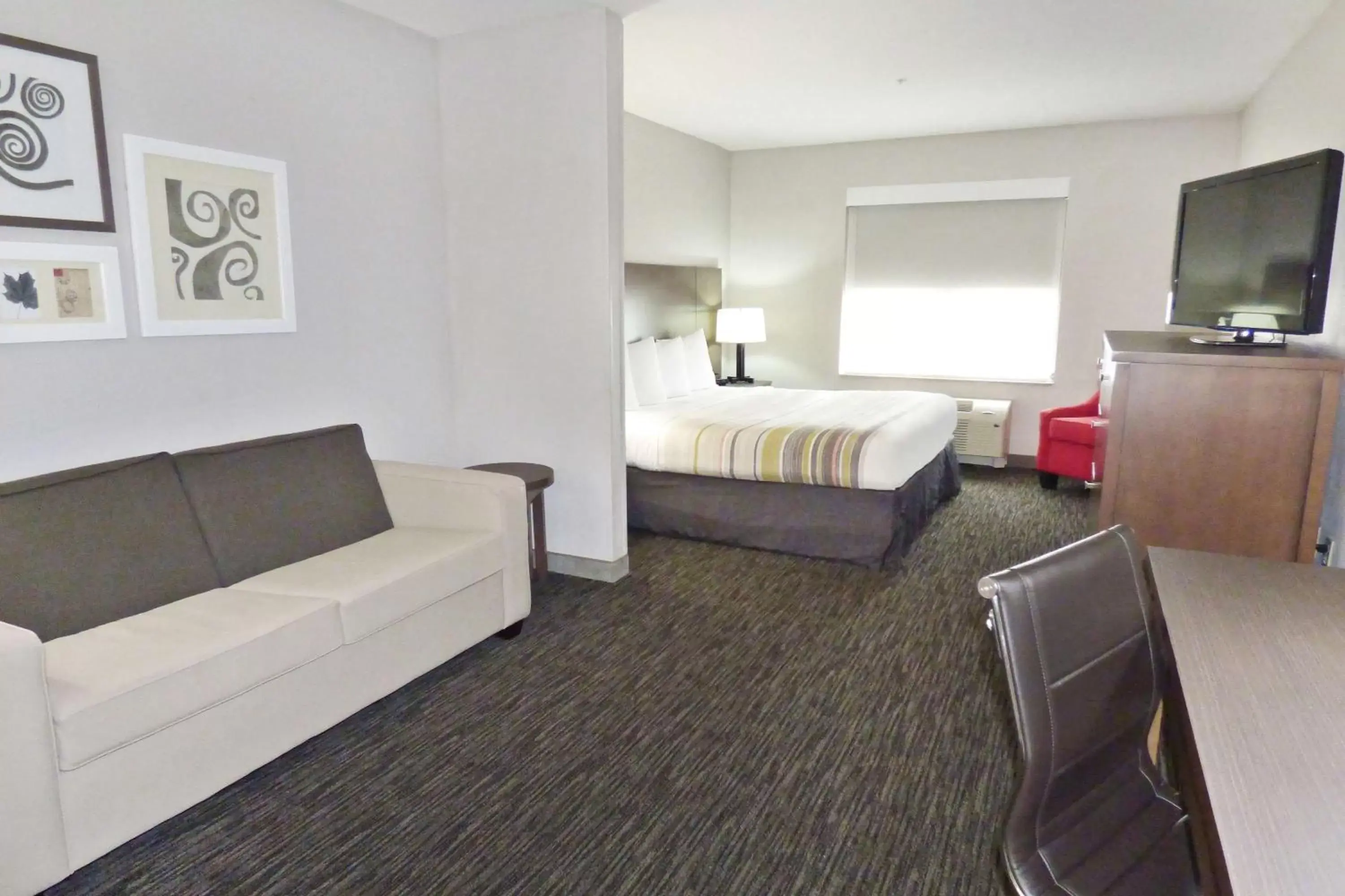 Photo of the whole room in Country Inn & Suites by Radisson, Tampa/Brandon, FL