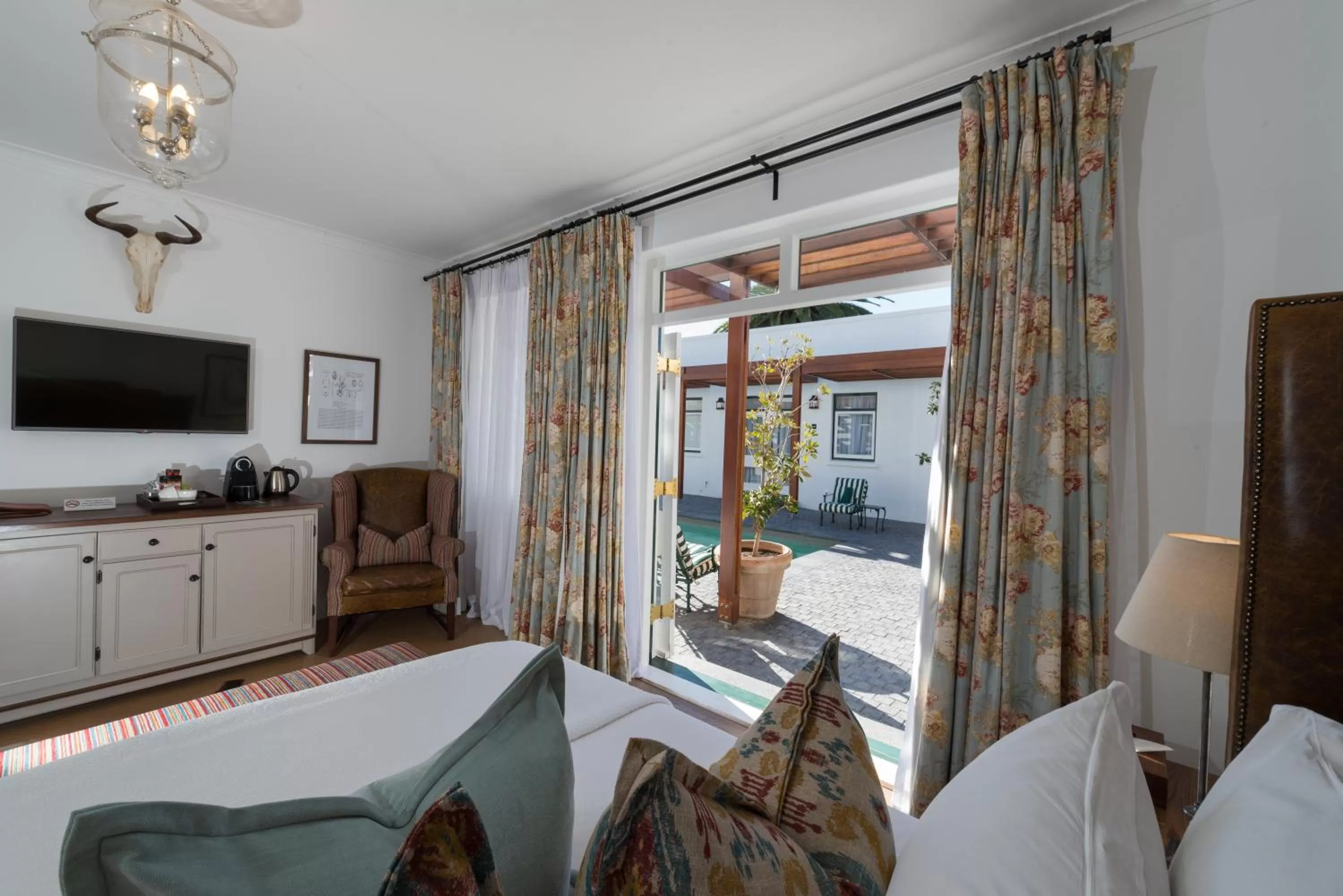 Photo of the whole room in Drostdy Hotel