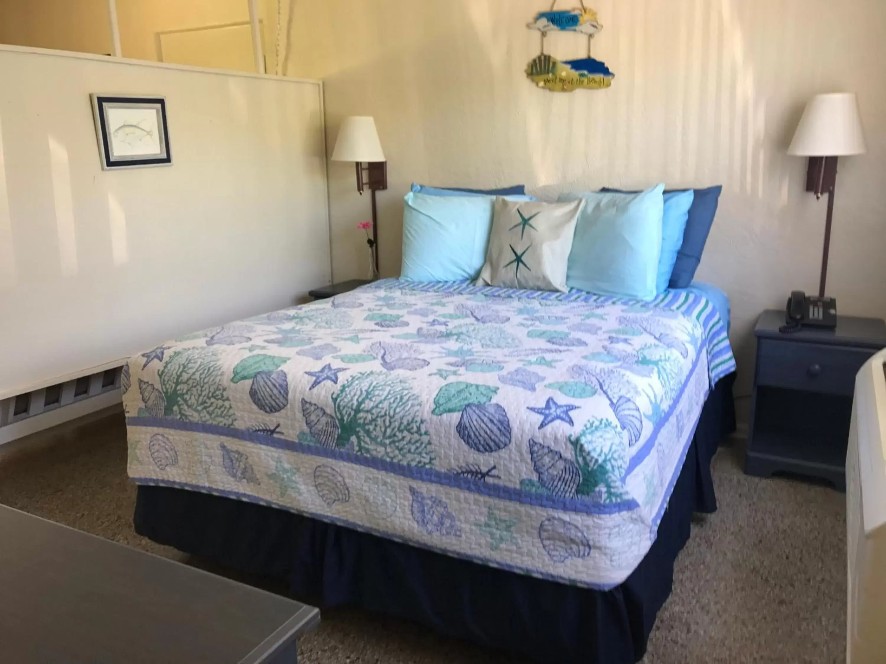 Bed in South Beach Inn - Cocoa Beach