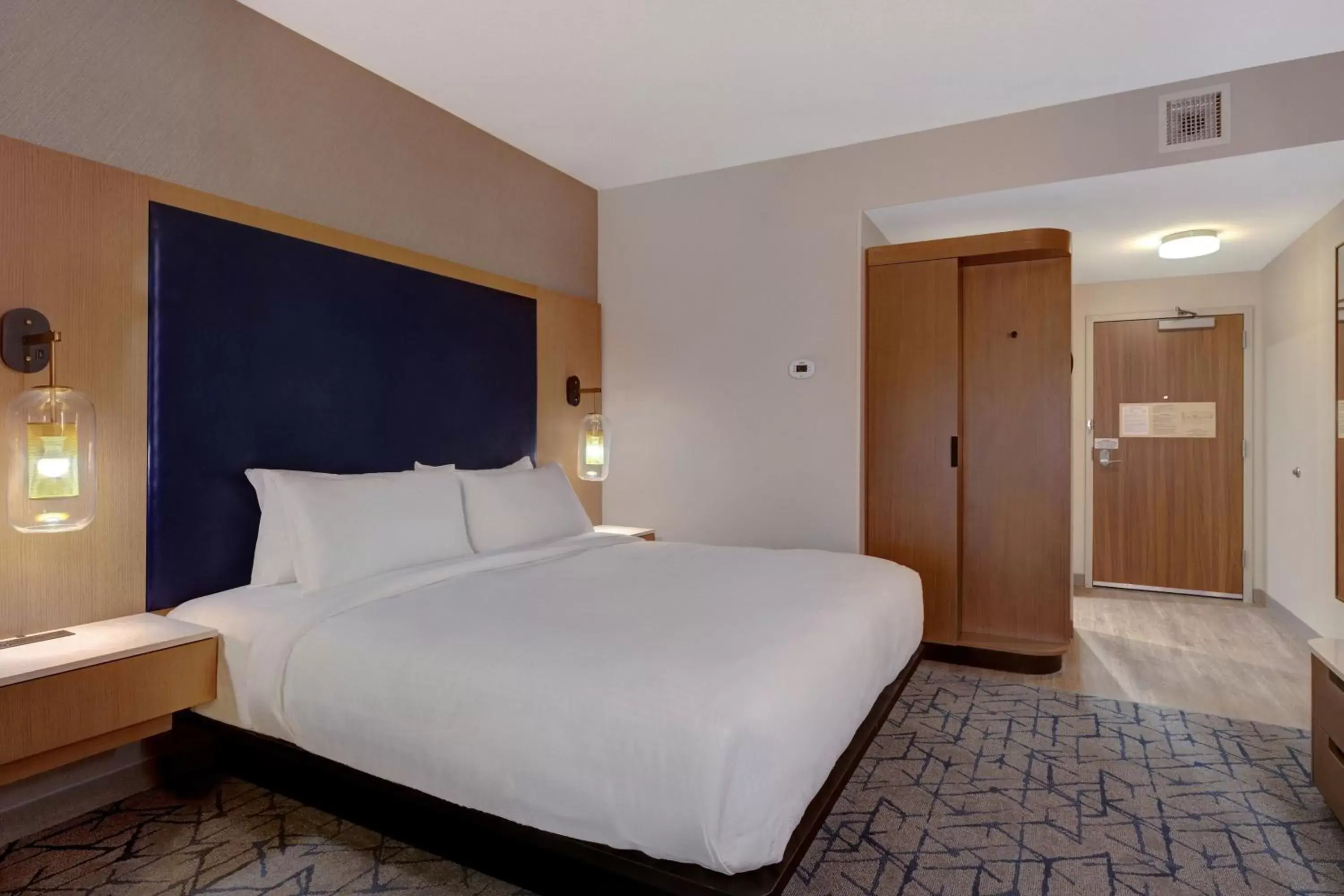 Photo of the whole room, Bed in Fairfield by Marriott Inn & Suites Minneapolis Downtown