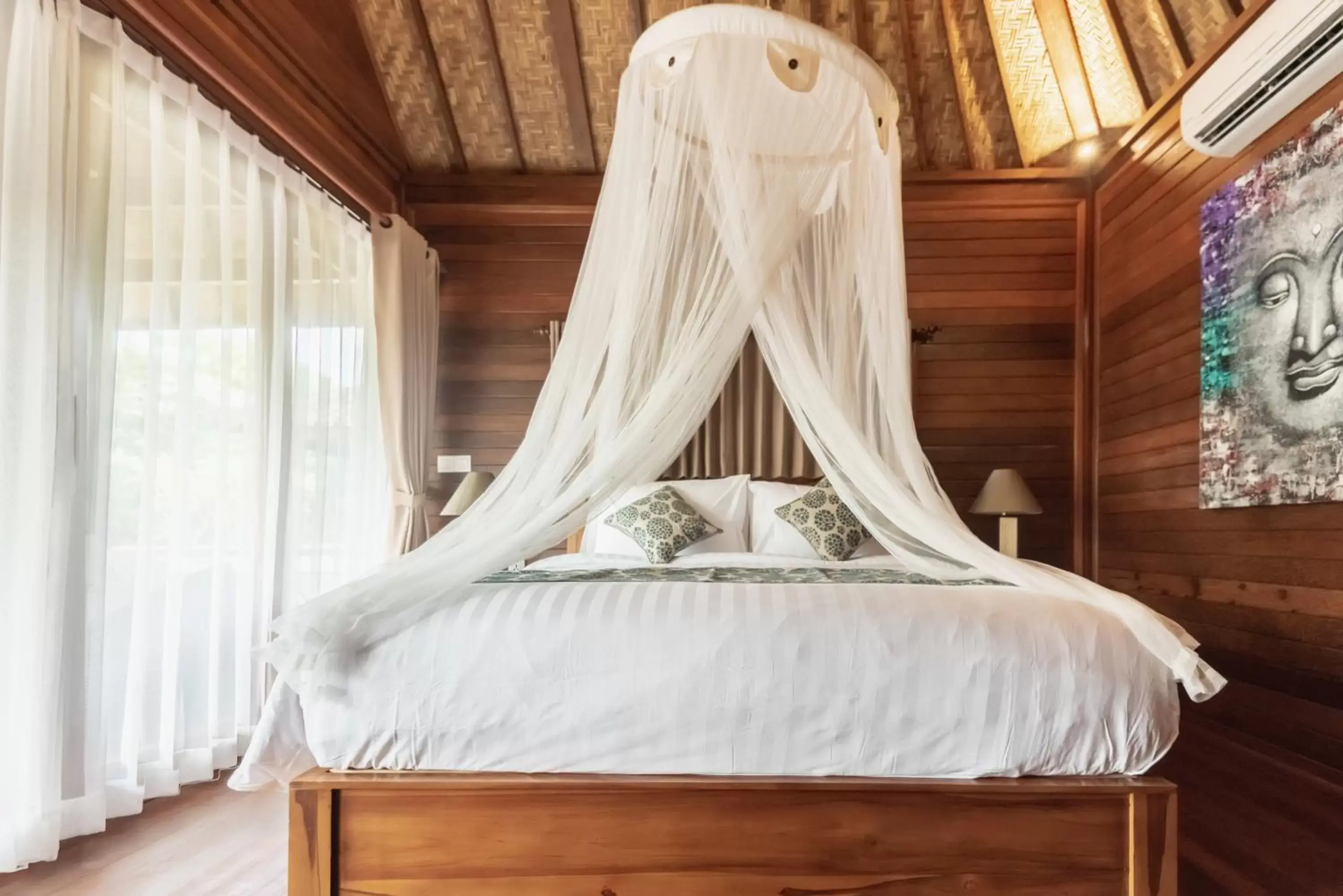 Bed in Mamamia Island Villa