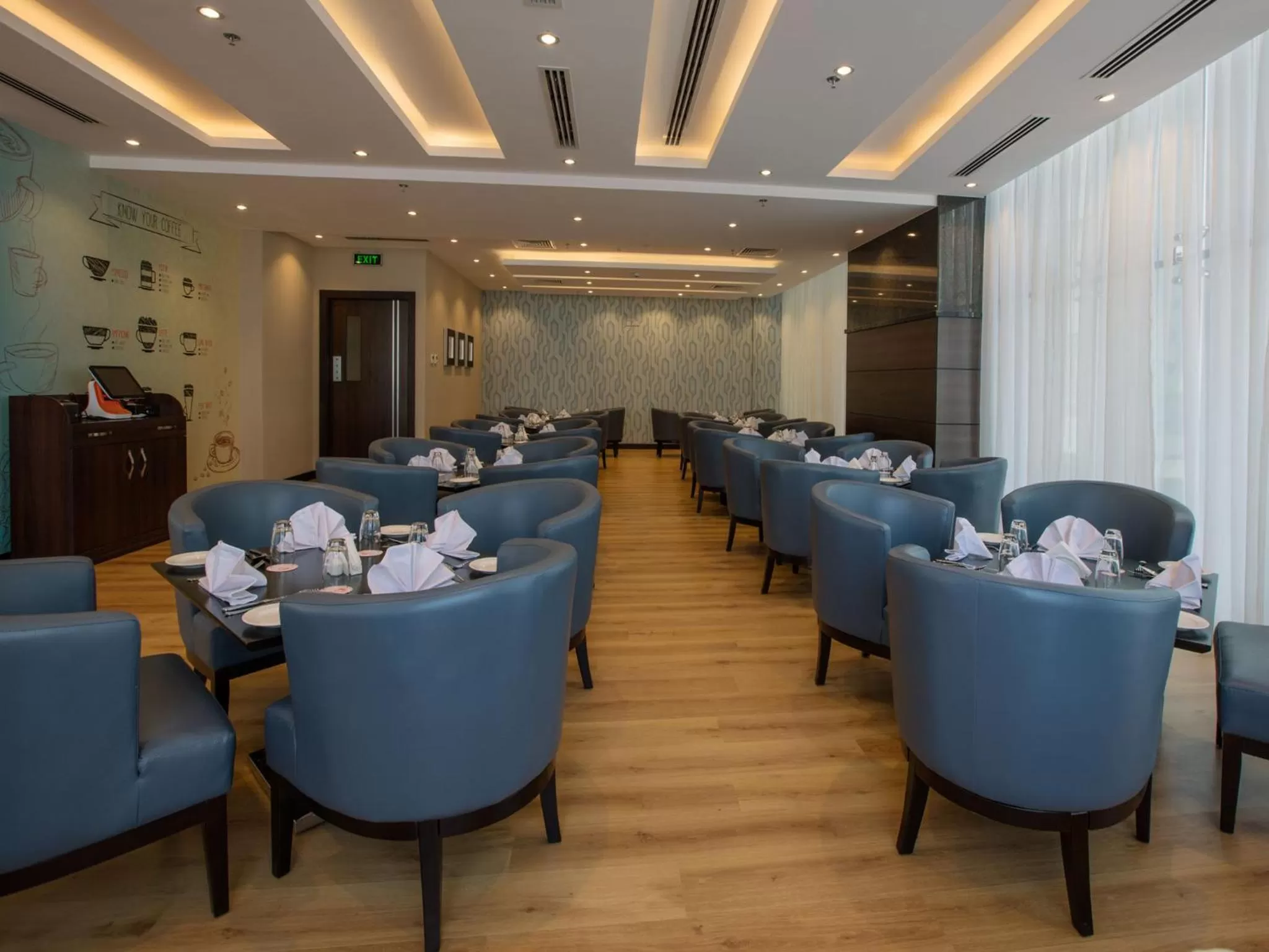 Restaurant/places to eat in Orange Suites Hotel