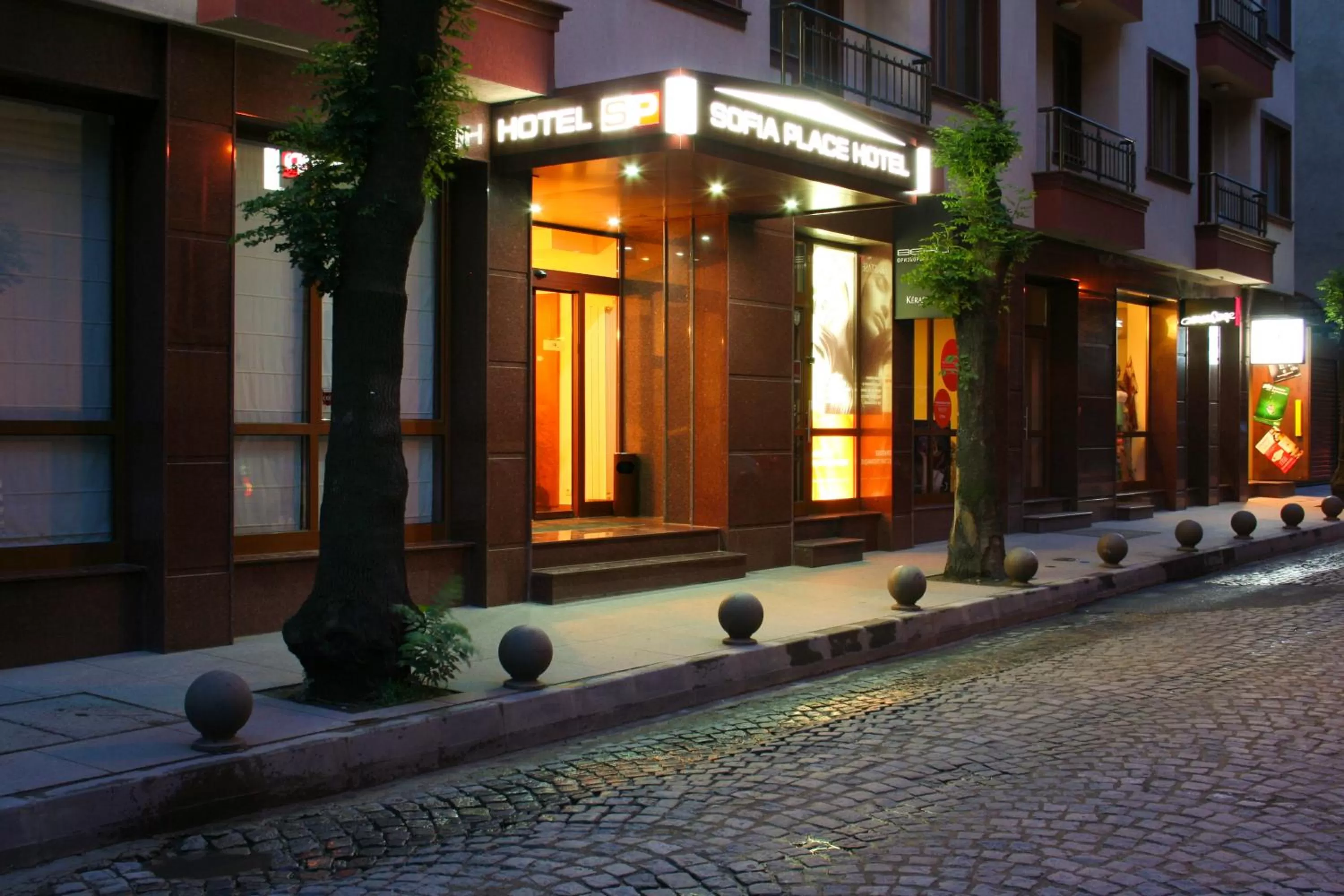 Facade/entrance in Sofia Place Hotel by HMG