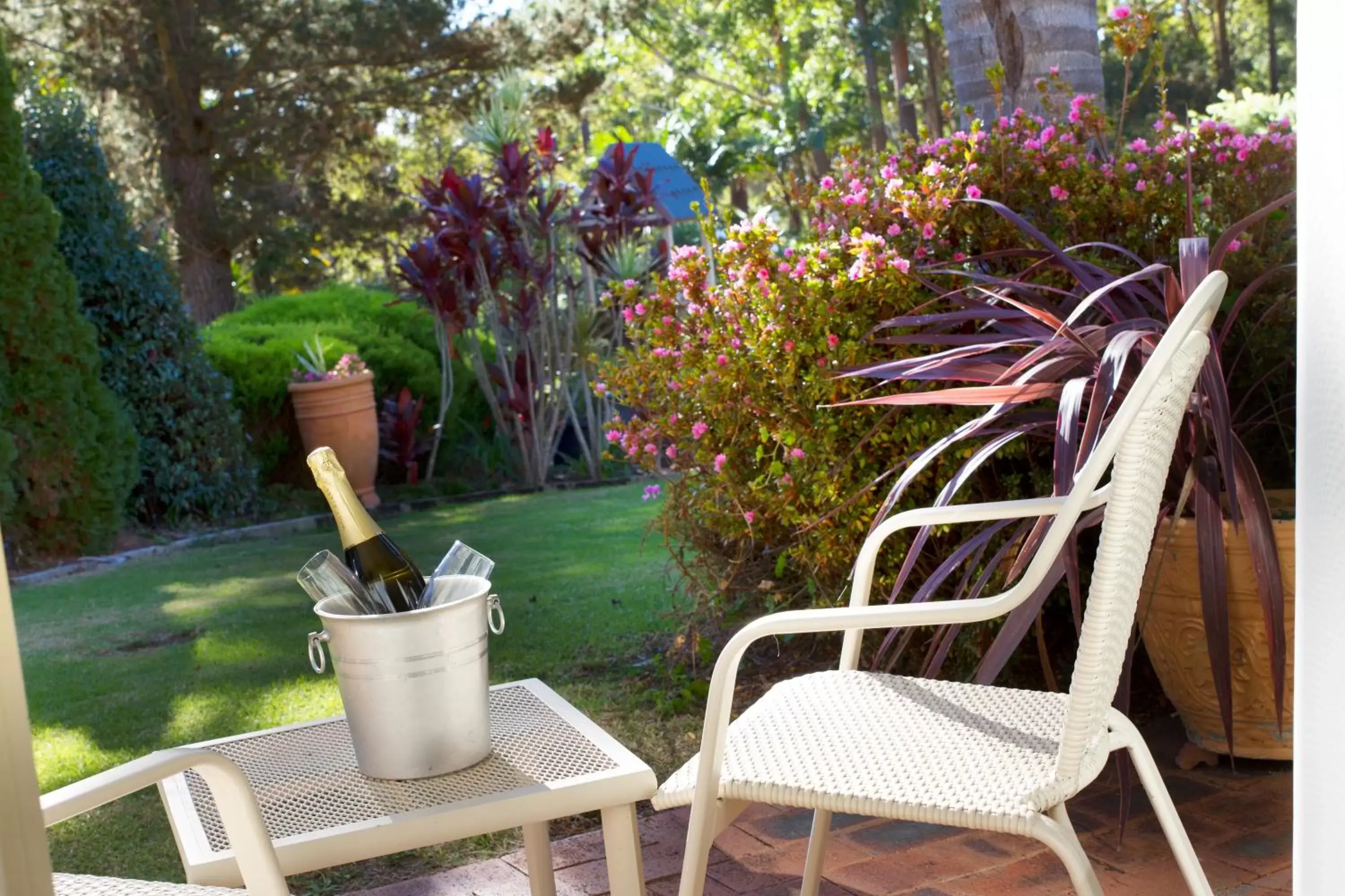 Patio in Fairway Motor Inn