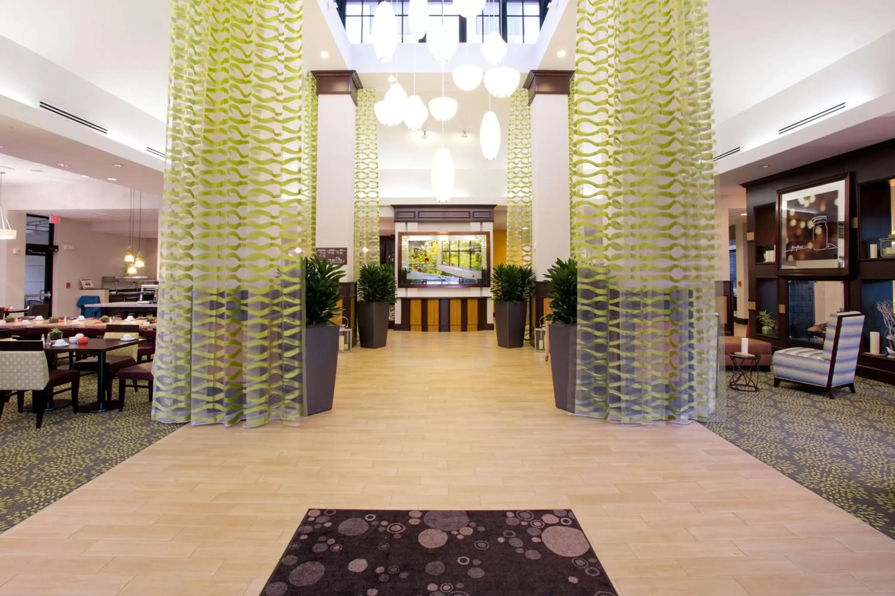 Lobby or reception, Restaurant/Places to Eat in Hilton Garden Inn West Palm Beach Airport