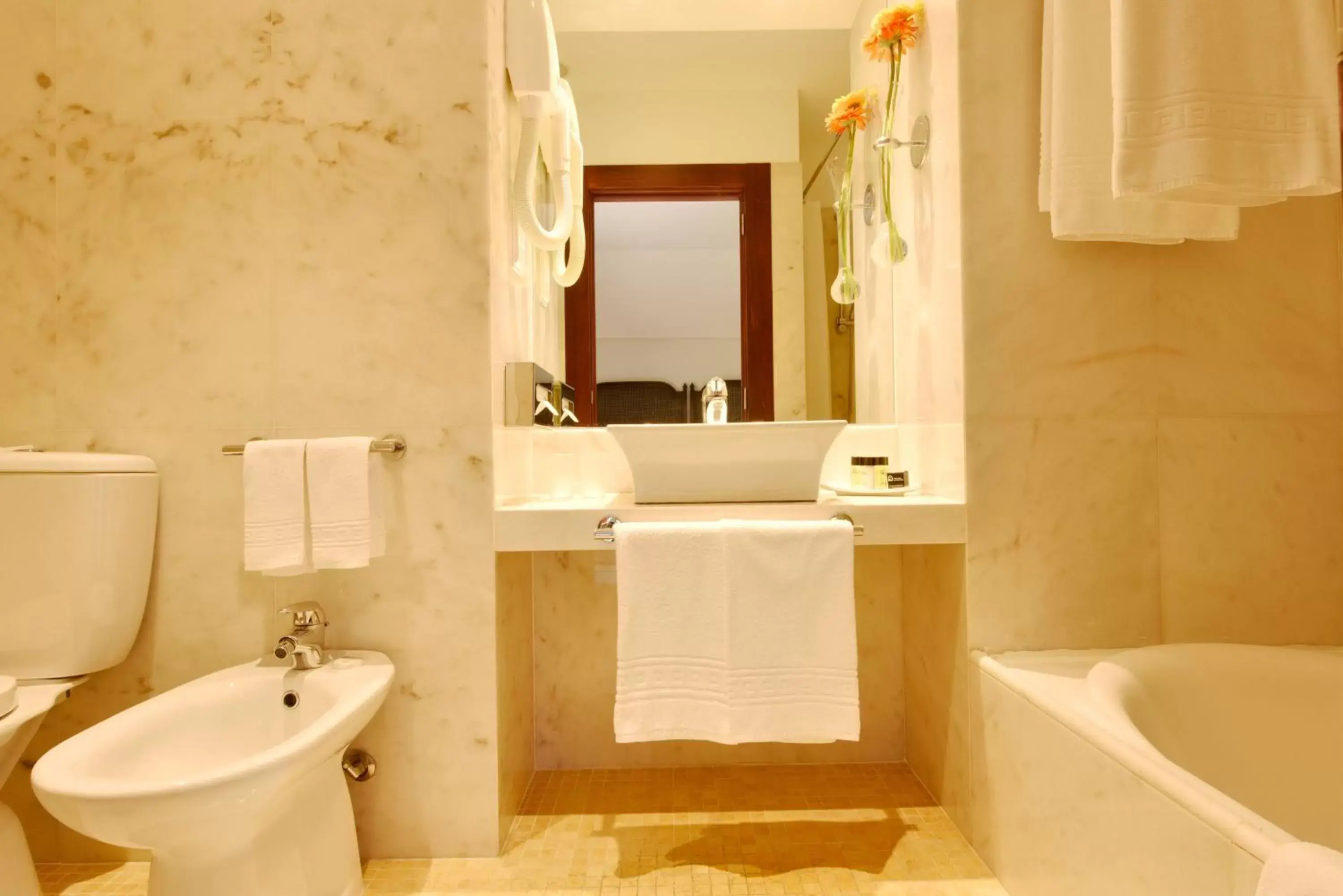 Bathroom in Pousada Convento de Tavira