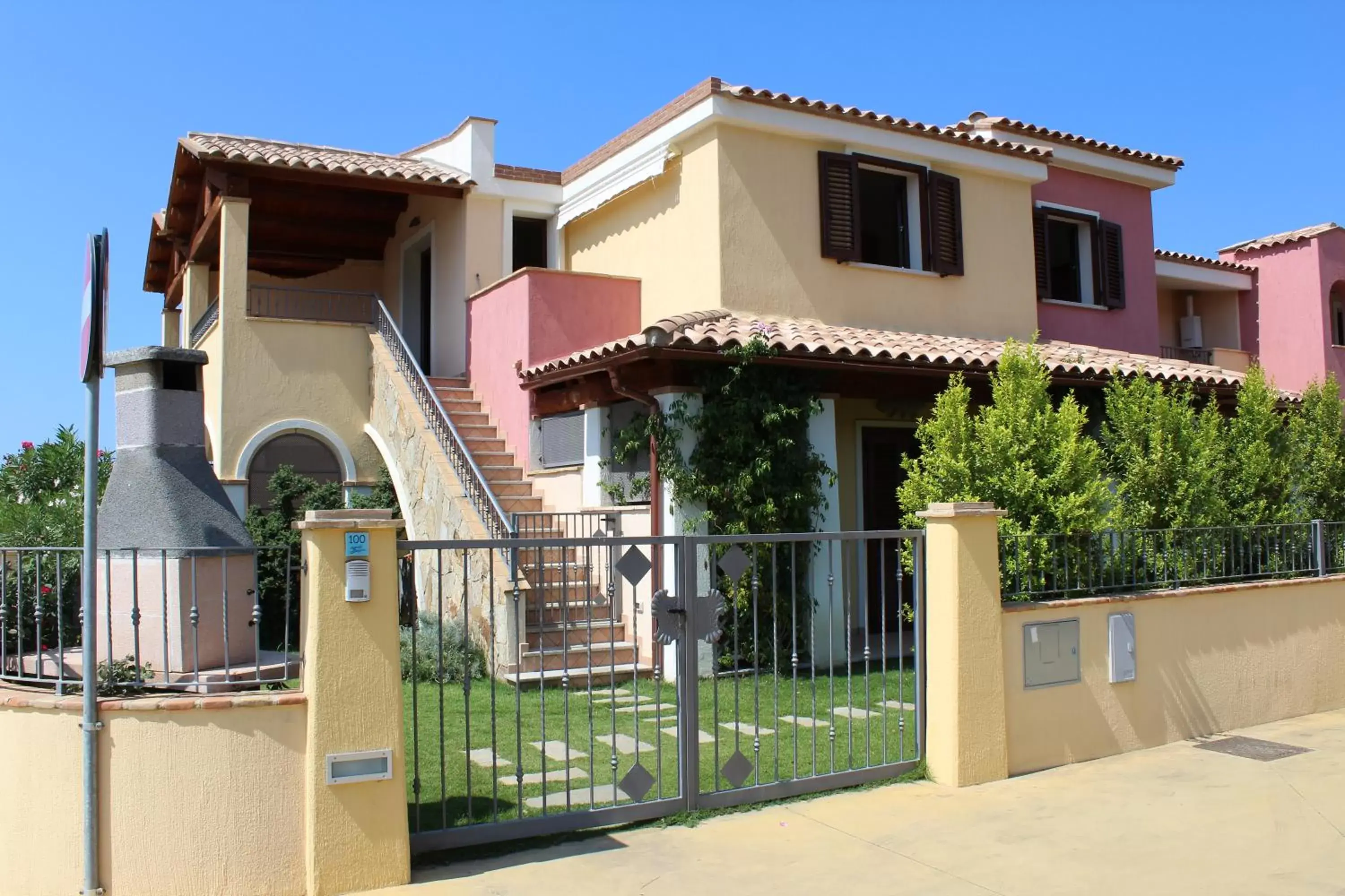 Facade/entrance, Property Building in Acquachiara Rooms