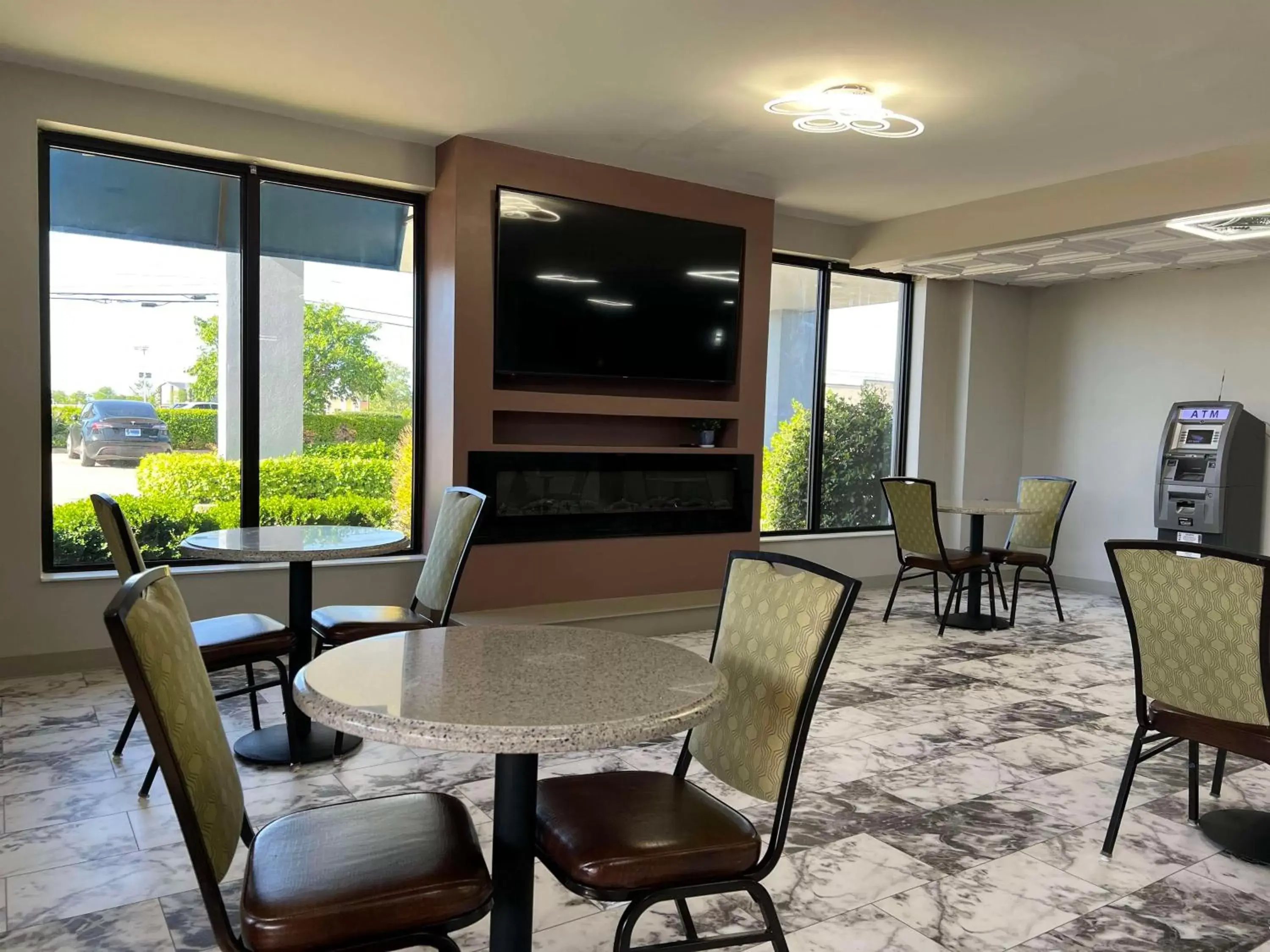 Lobby or reception, Seating Area in SureStay Plus Hotel by Best Western Hopkinsville