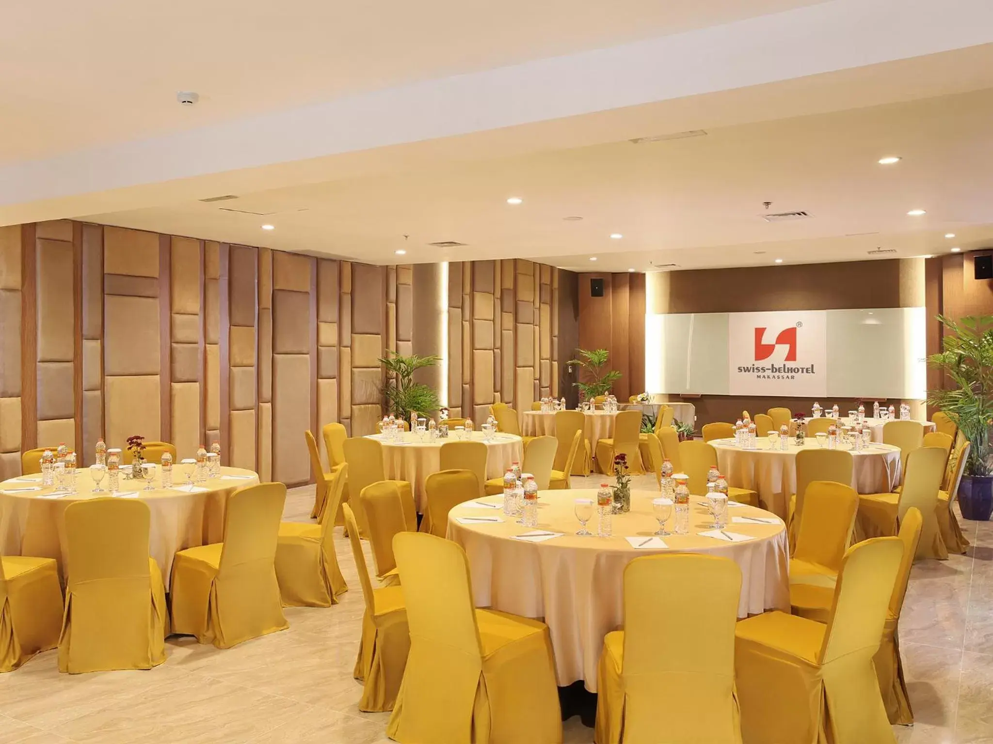 Meeting/conference room, Banquet Facilities in Swiss-Belhotel Makassar