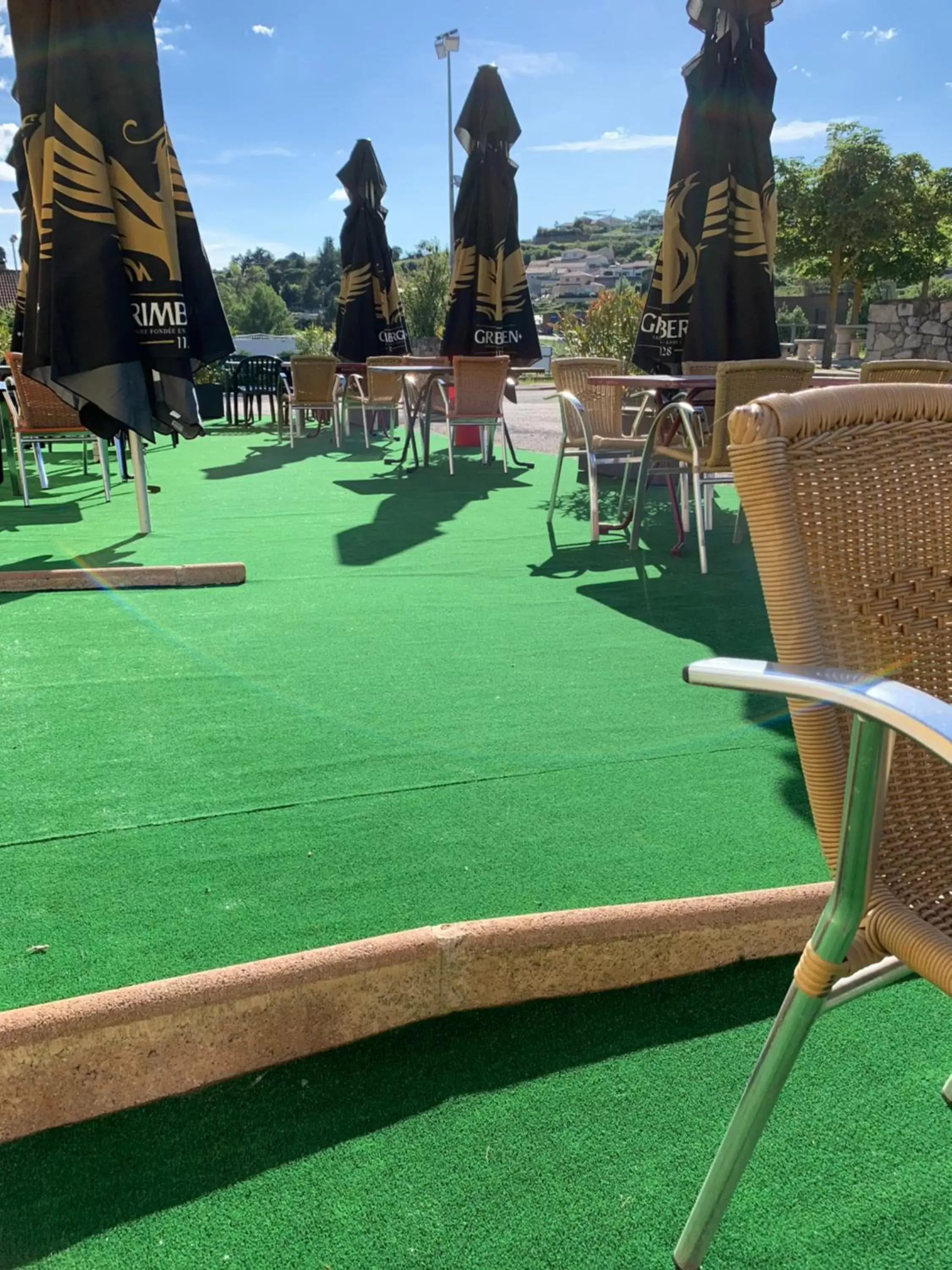 Patio in Hotel Restaurant du Bowling de Millau