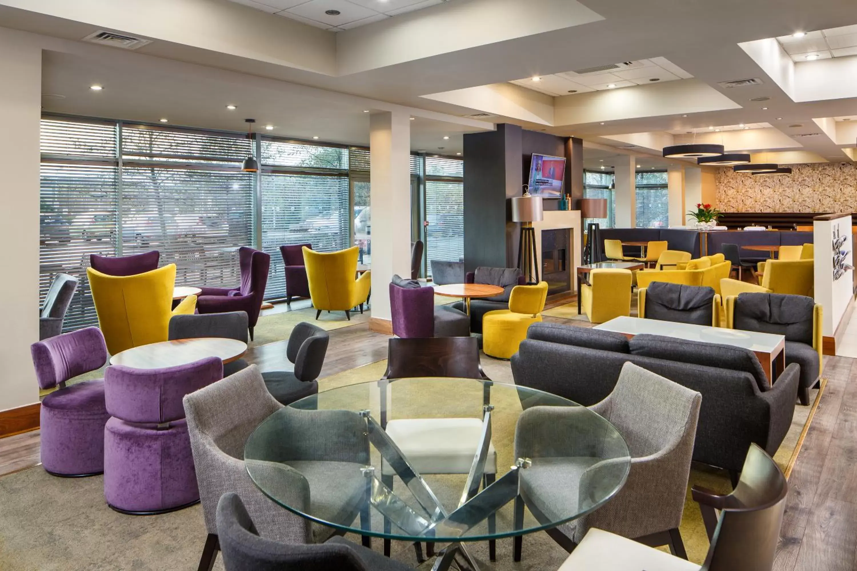 Lounge or bar, Restaurant/Places to Eat in Mercure Sheffield Parkway
