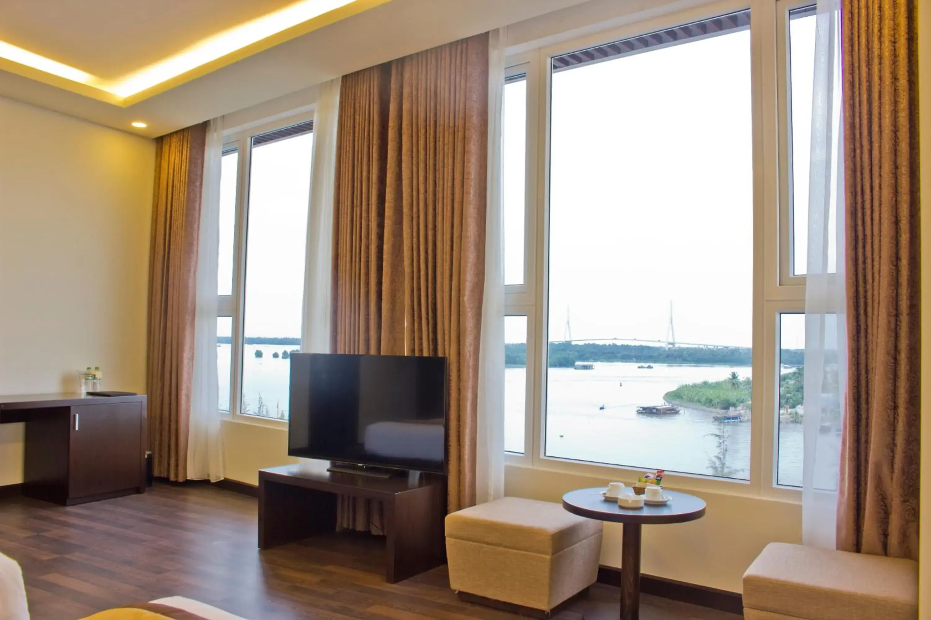 River view, TV/Entertainment Center in International Hotel