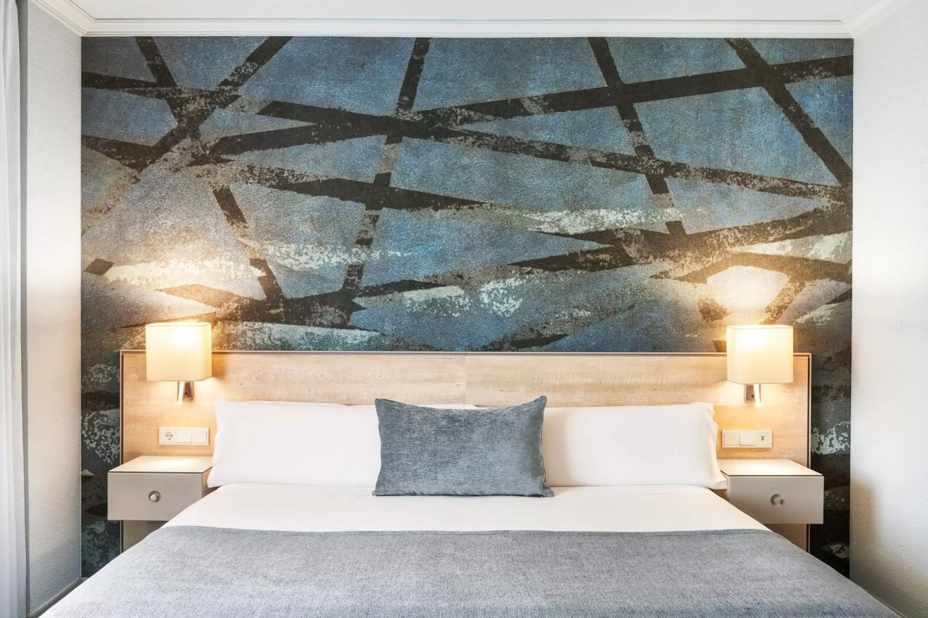 Bedroom, Bed in Salles Ciutat del Prat Barcelona Airport Bedroom, Bed in Salles Ciutat del Prat Barcelona Airport