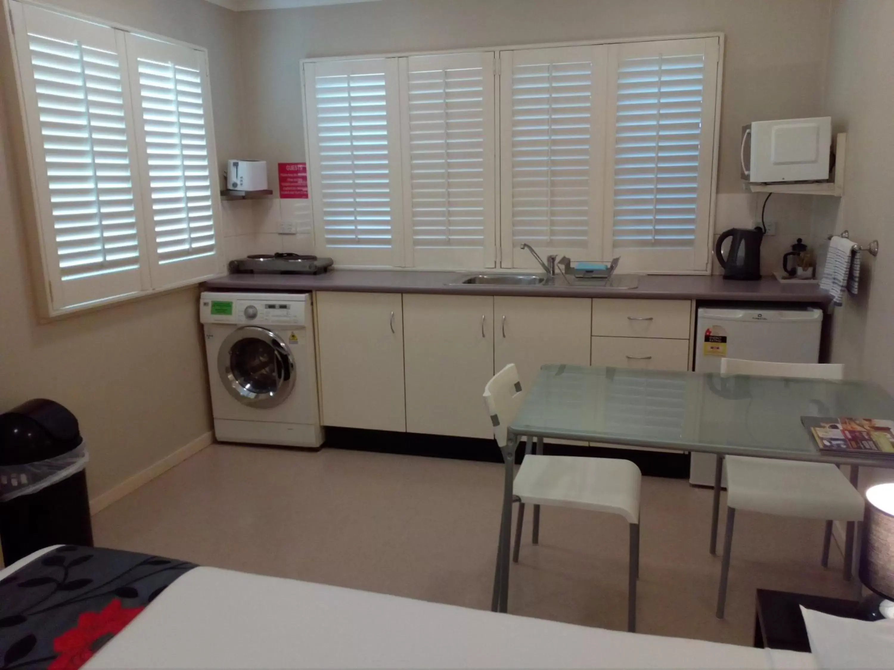 Photo of the whole room, Kitchen/Kitchenette in Brisbane Street Studios