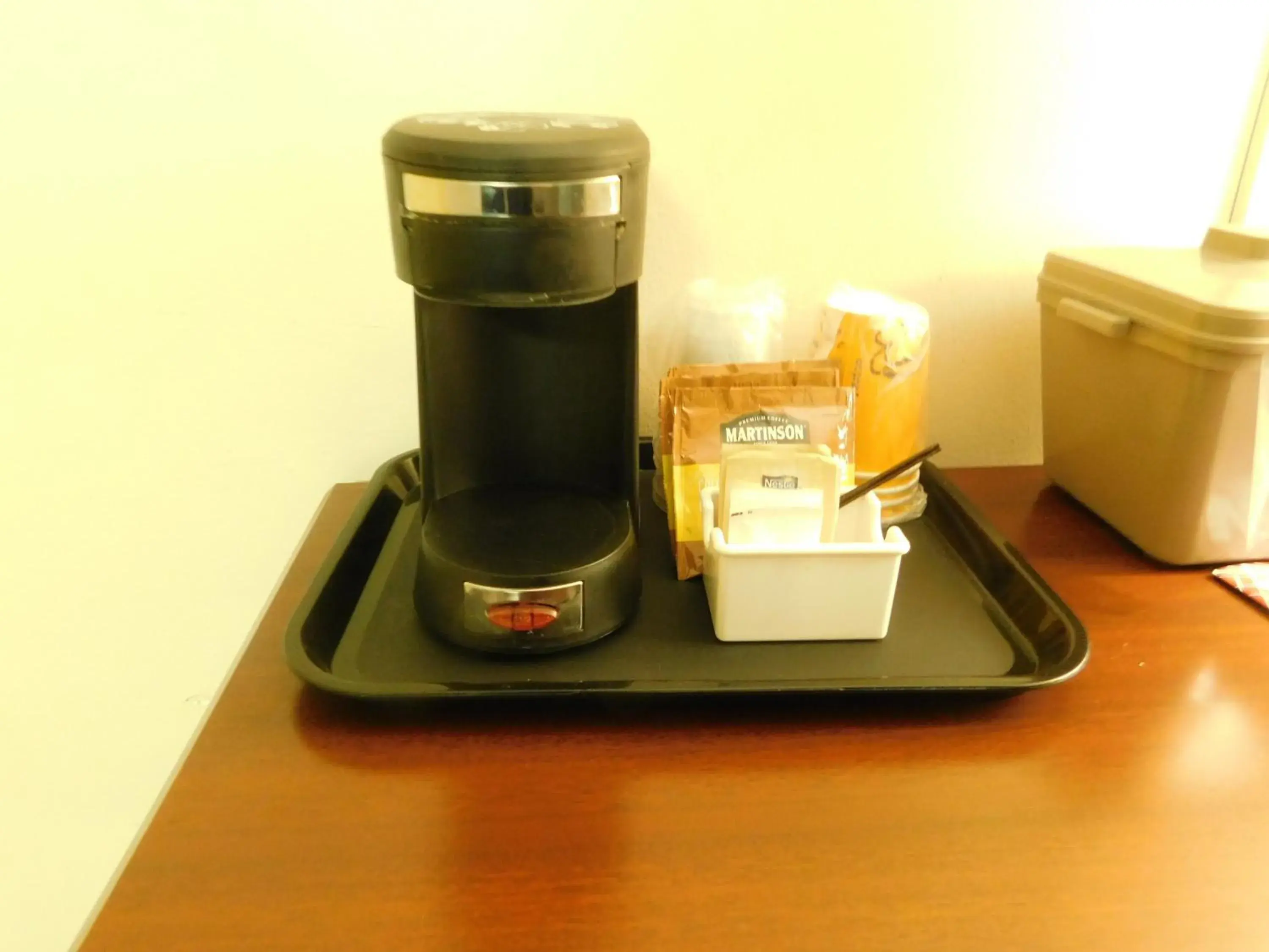 Coffee/tea facilities in The Marlborough Hotel