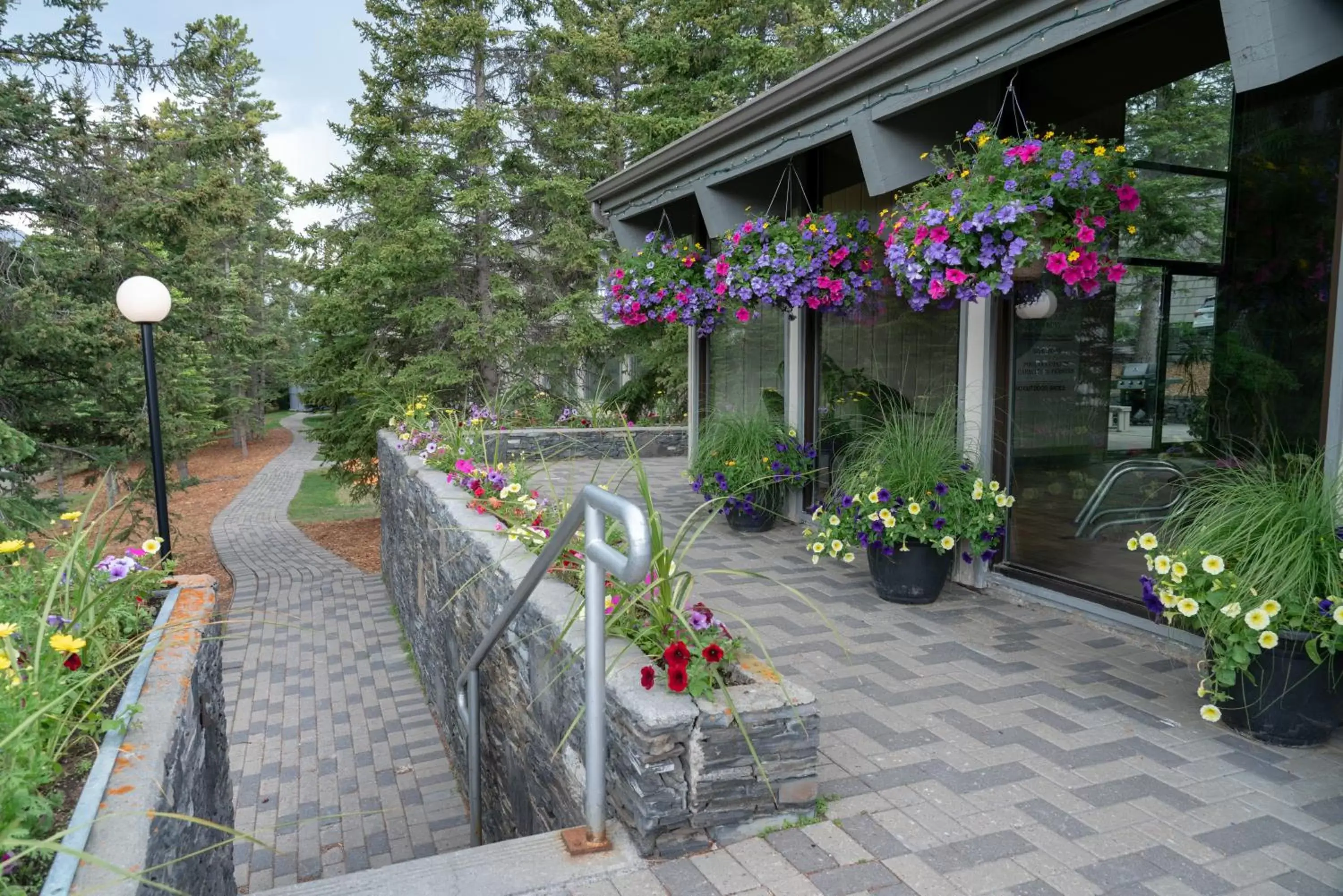 Property building in Tunnel Mountain Resort