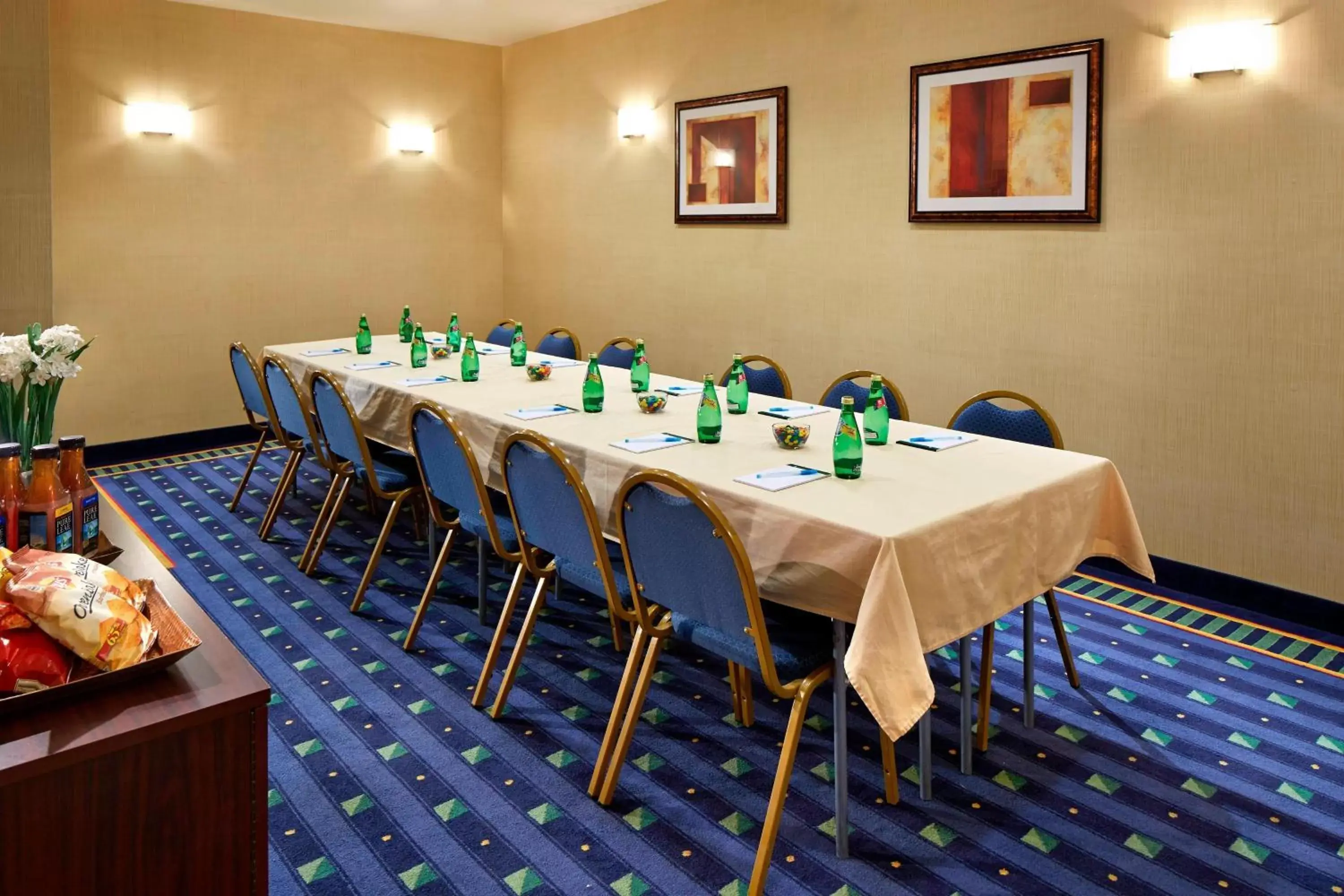 Meeting/conference room in SpringHill Suites Victorville Hesperia