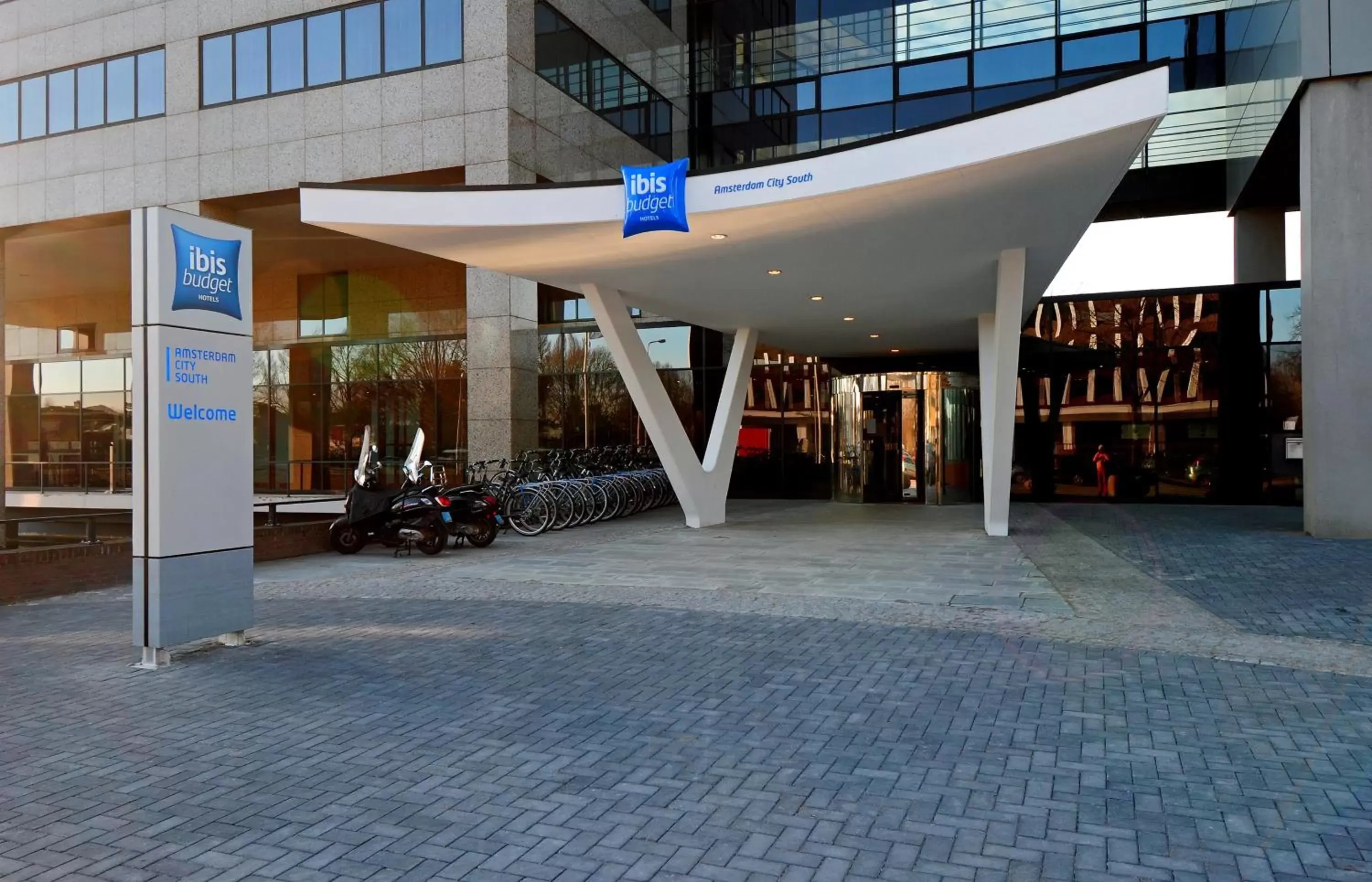 Facade/entrance in ibis budget Amsterdam City South