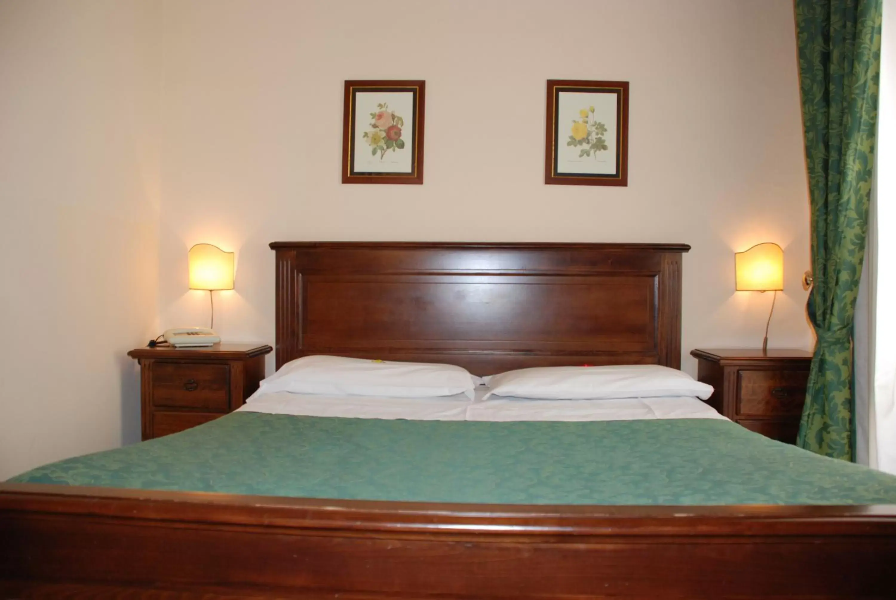 Photo of the whole room, Bed in Hotel del Centro