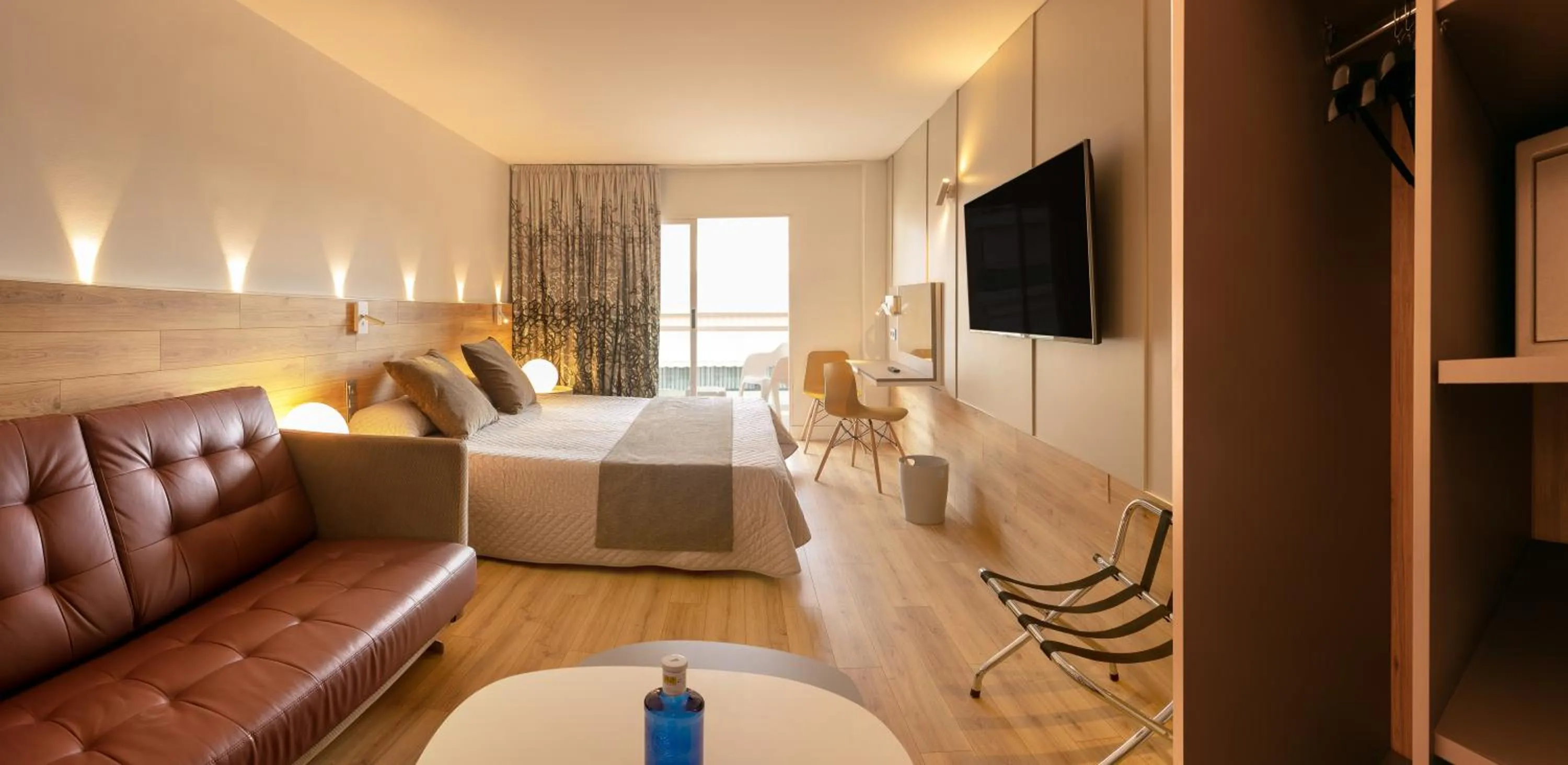 Decorative detail, Bed in Hotel Olympus