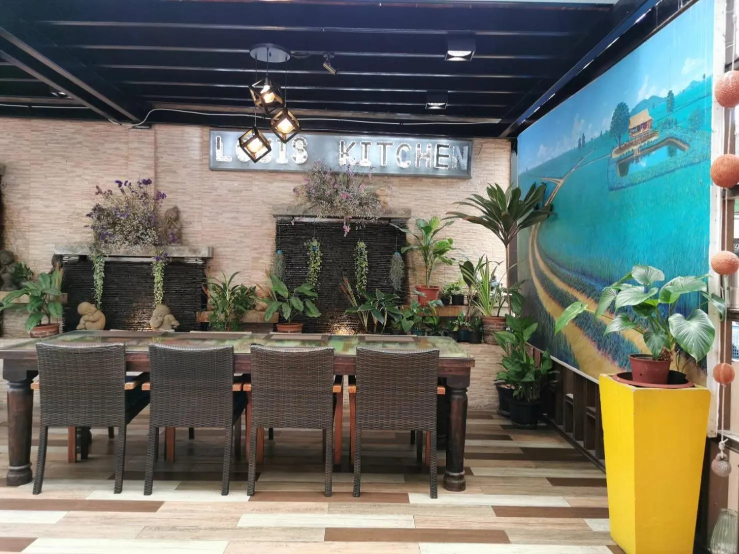 Restaurant/places to eat in ON Hotel Phuket - SHA