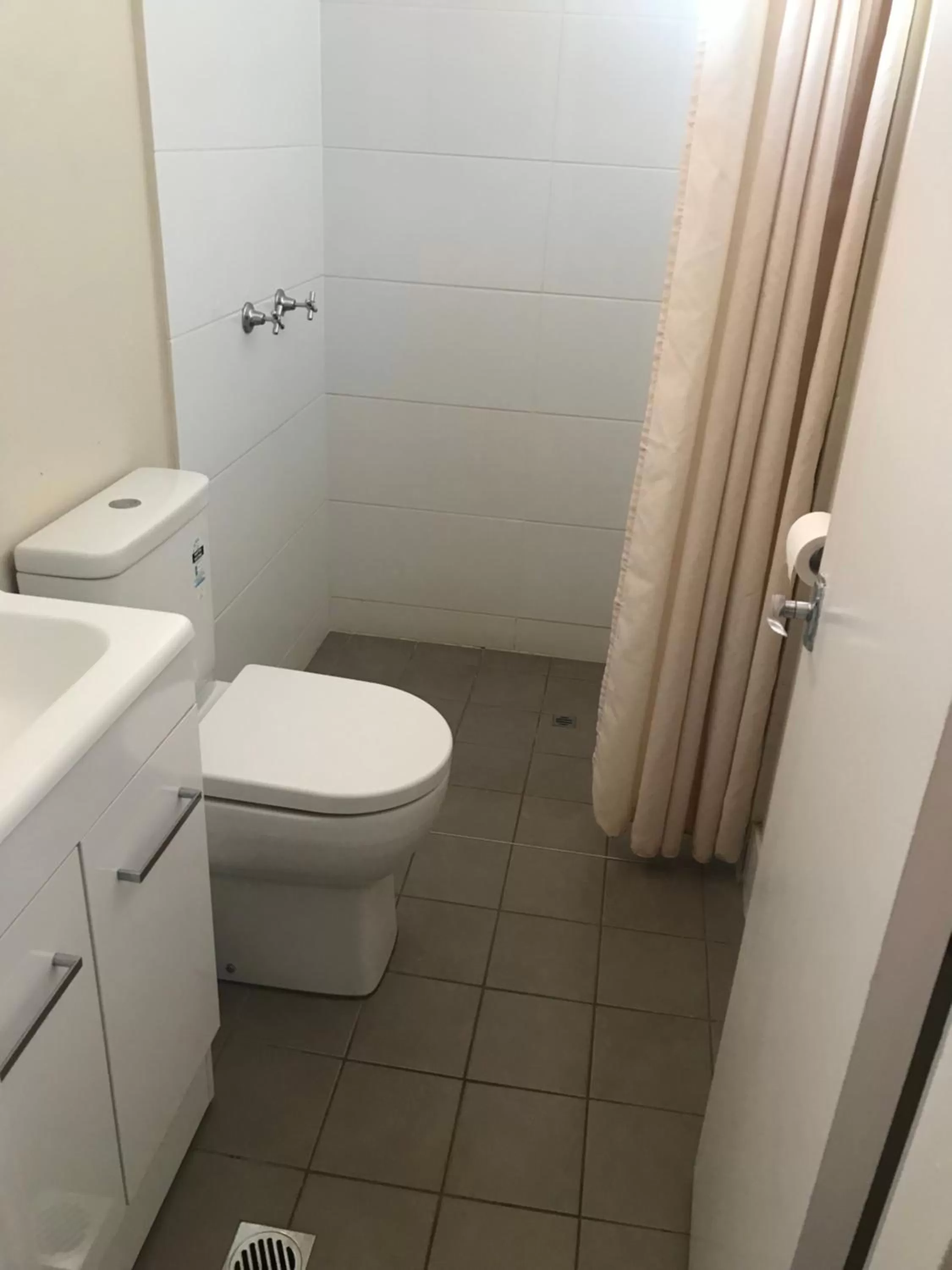 County Lodge Motor Inn