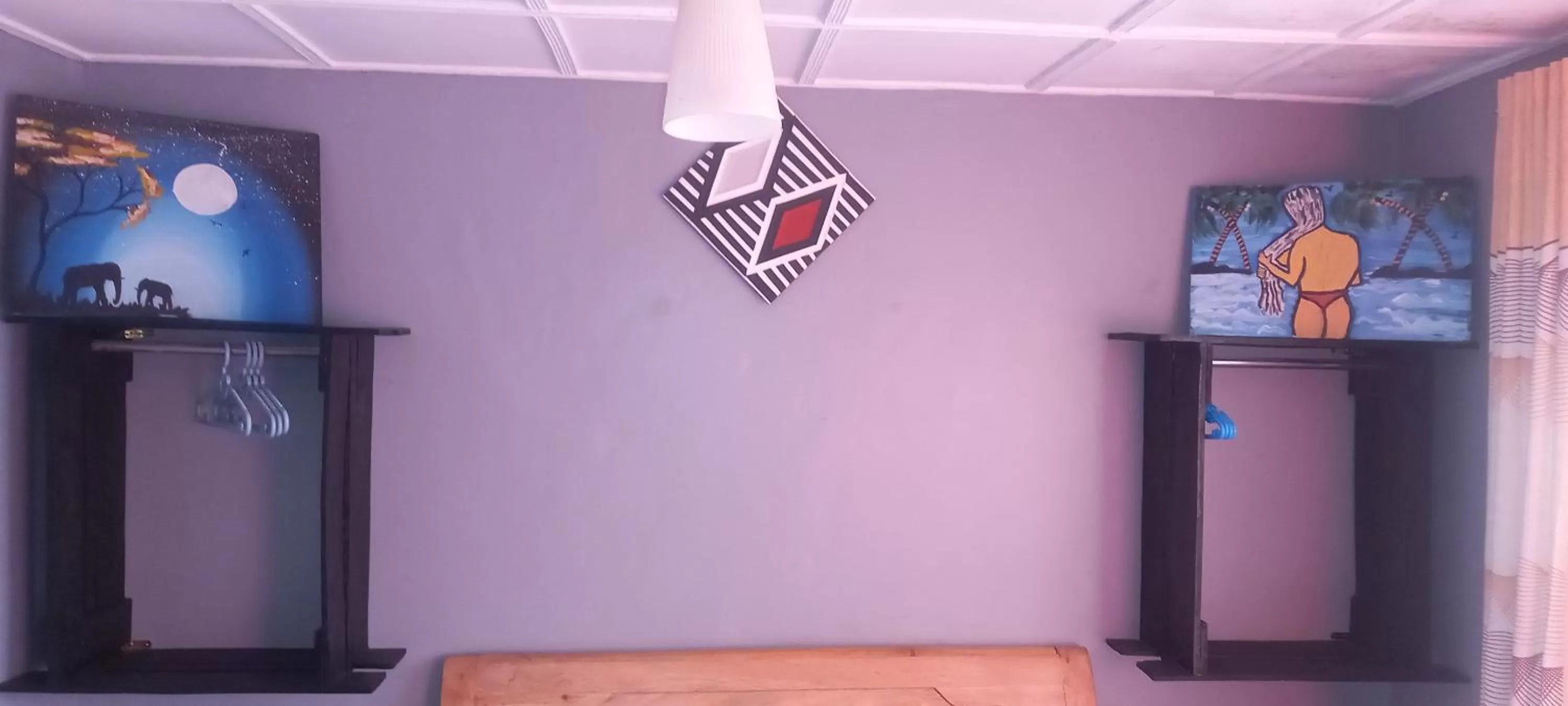 TV/Entertainment Center in Tommy's Budget Rooms