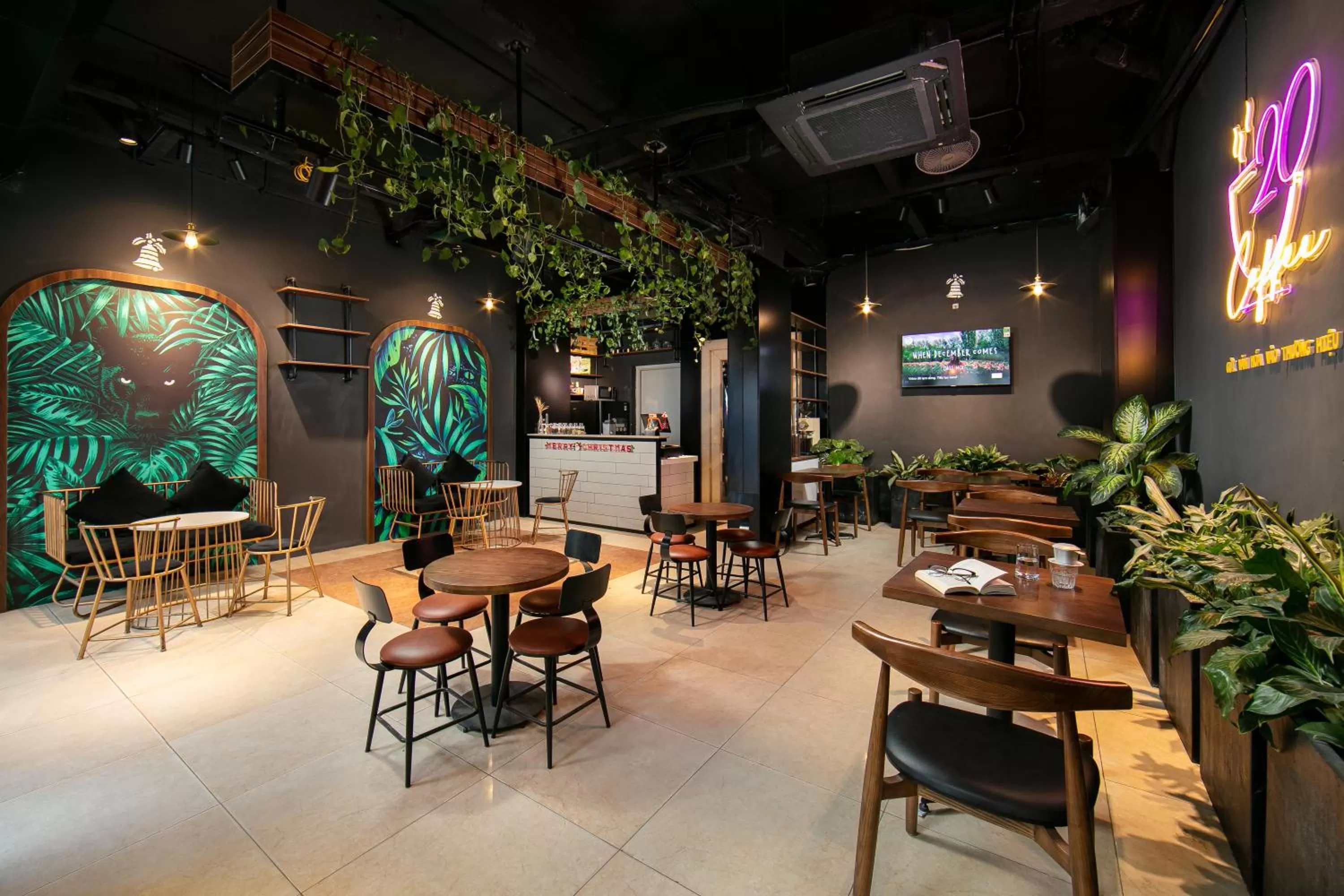 Lounge or bar in Hai Mươi Hotel & Apartment