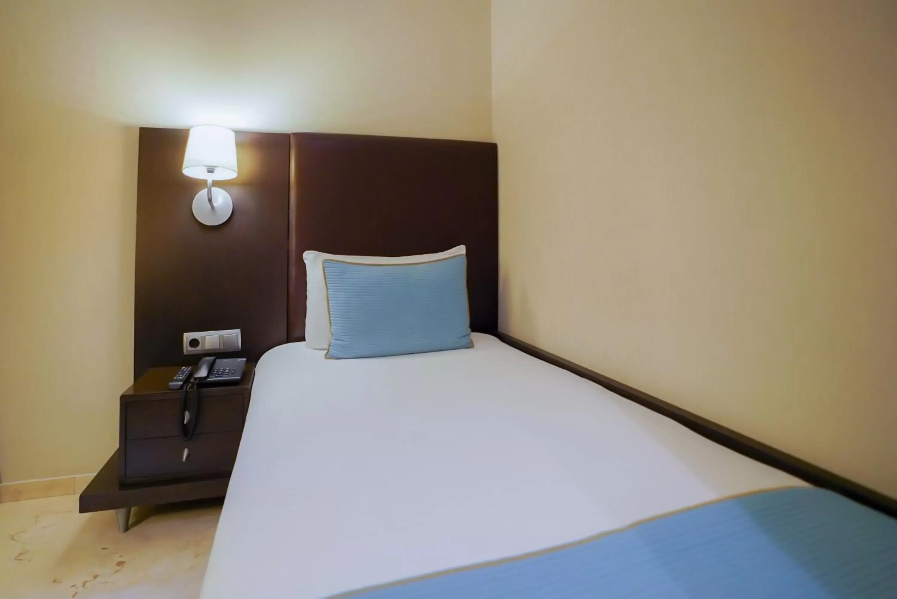 Bed in Hotel Constanza