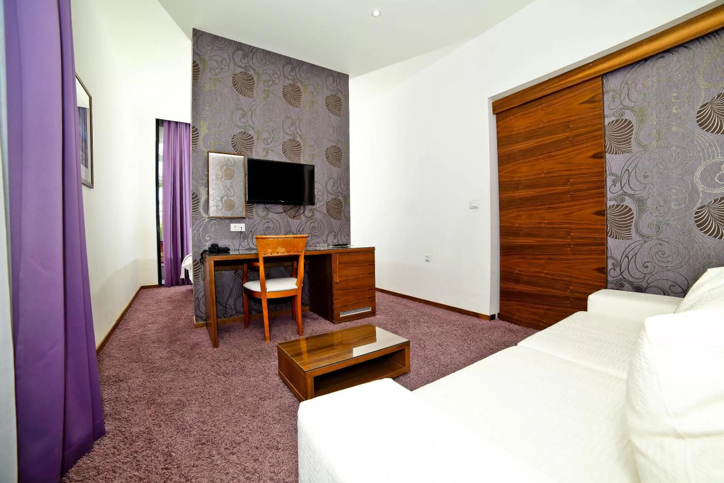 Living room, Bed in Hotel Gala Split