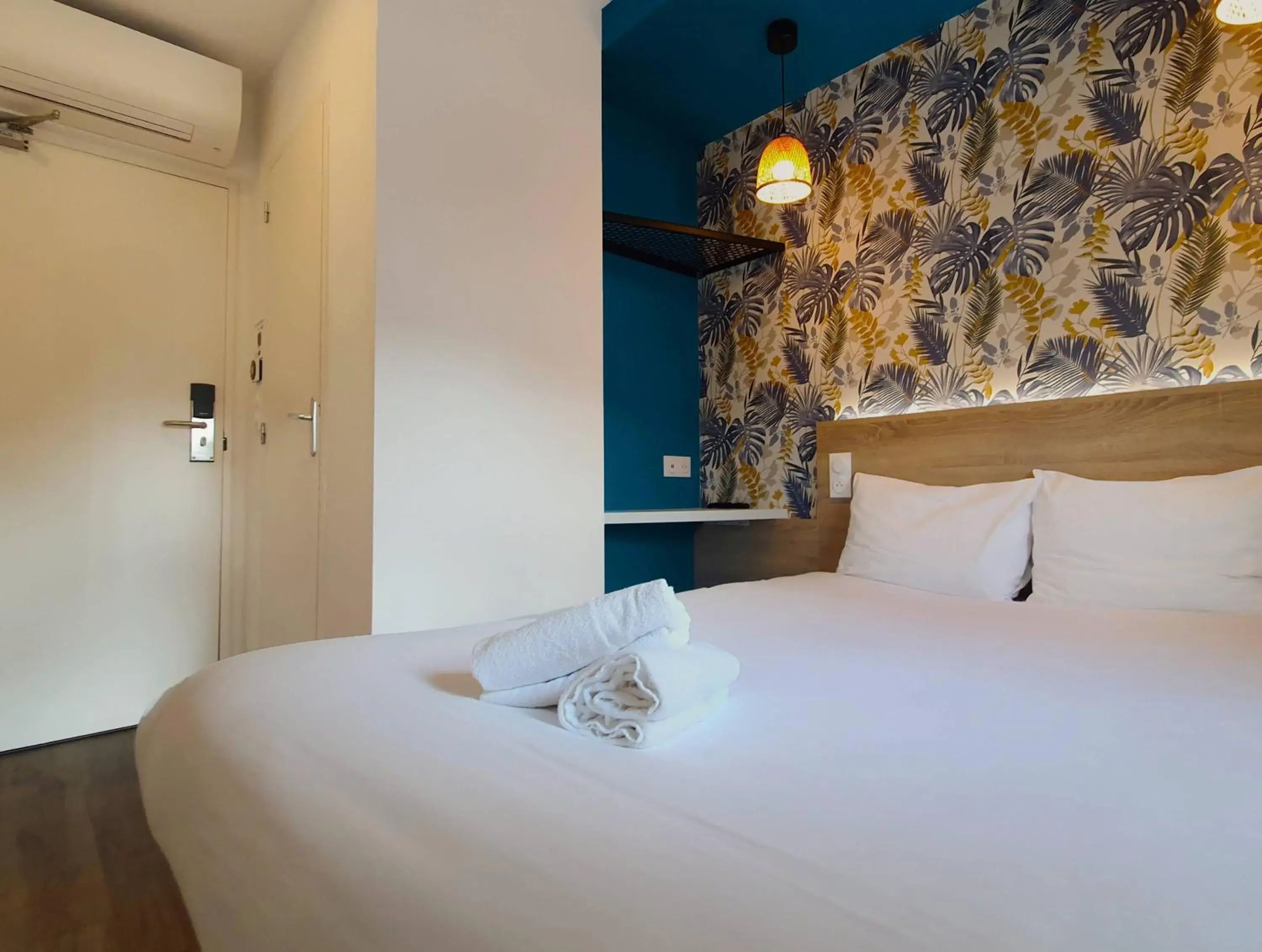 Bedroom, Bed in KYRIAD DIRECT TOULON OUEST - La Seyne sur Mer