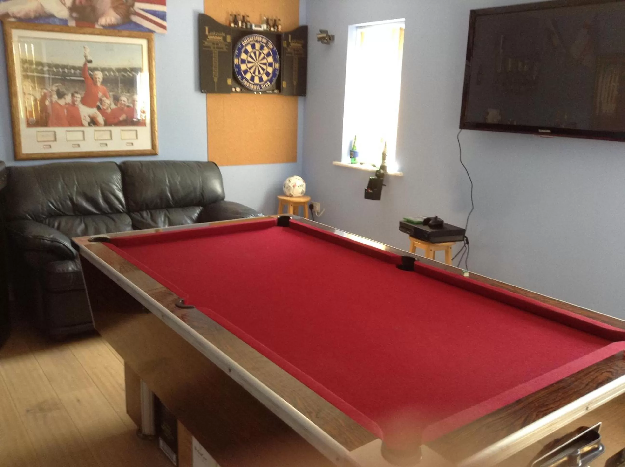 Property building, Billiards in B&B Dorwyn Manor