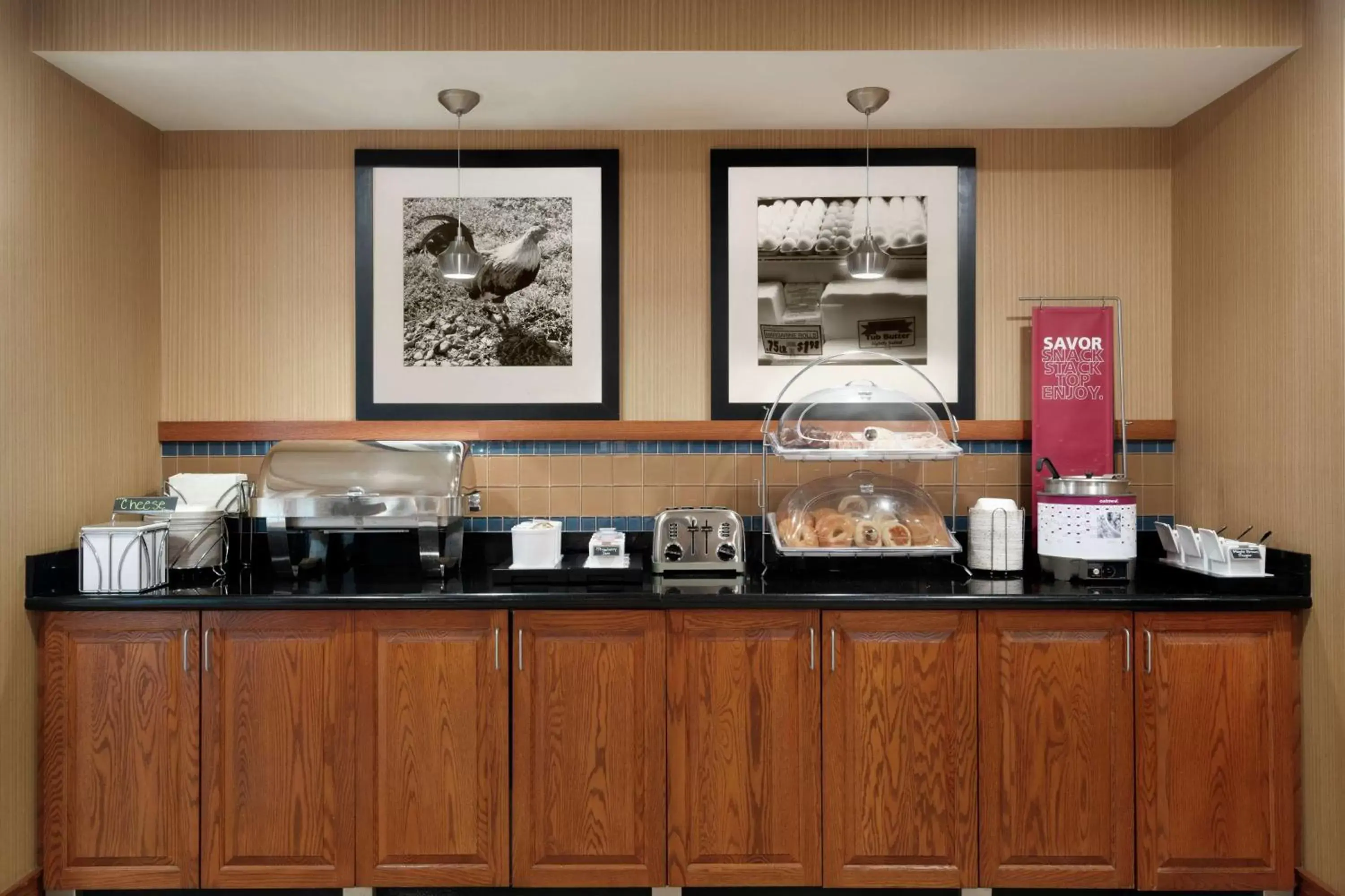 Breakfast in Hampton Inn & Suites Ephrata - Mountain Springs