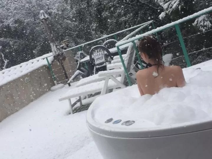 Bathroom, Winter in Les Chambres d'Hotes au Bois Fleuri