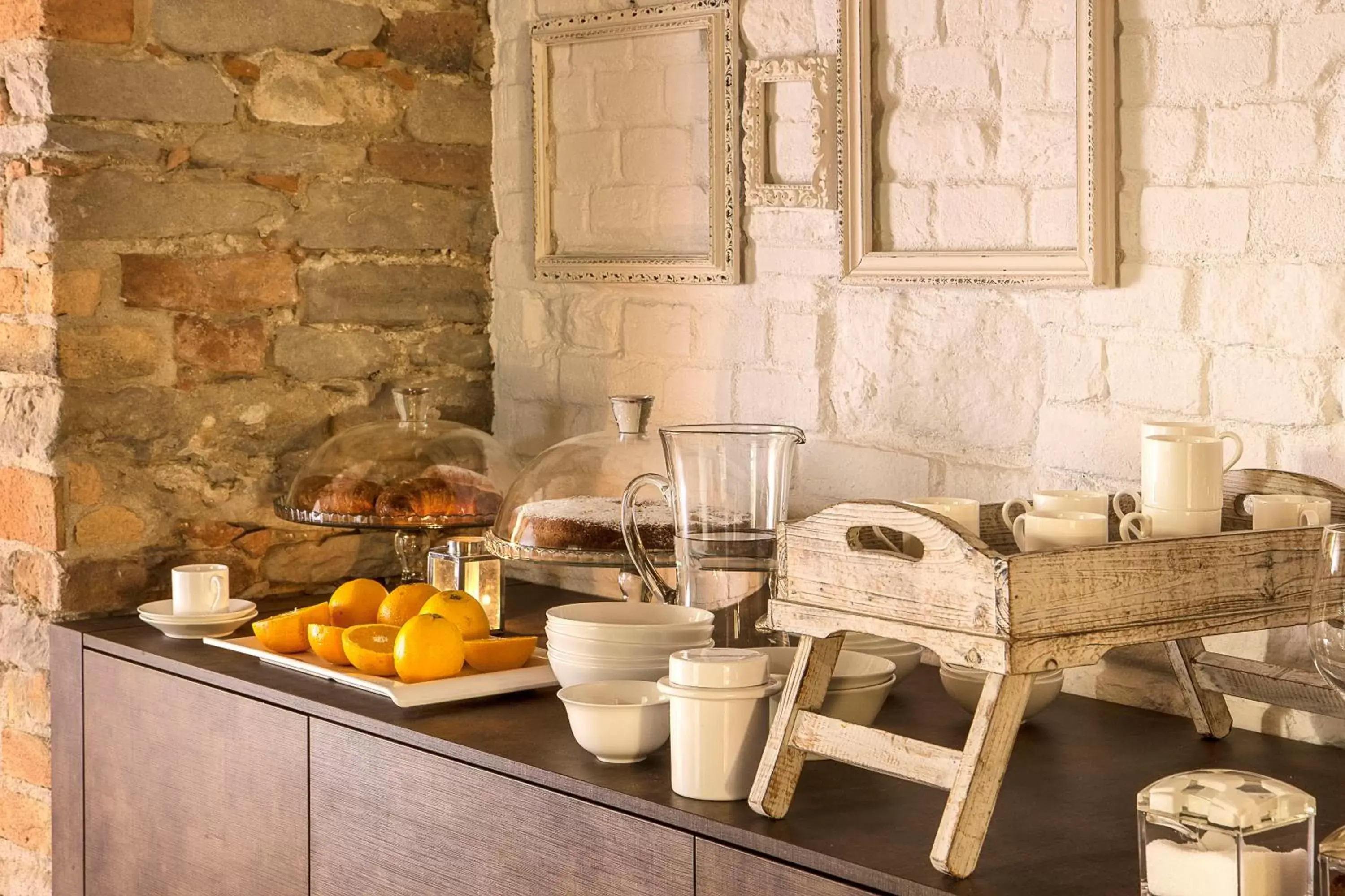 Continental breakfast in Relais Villa del Borgo