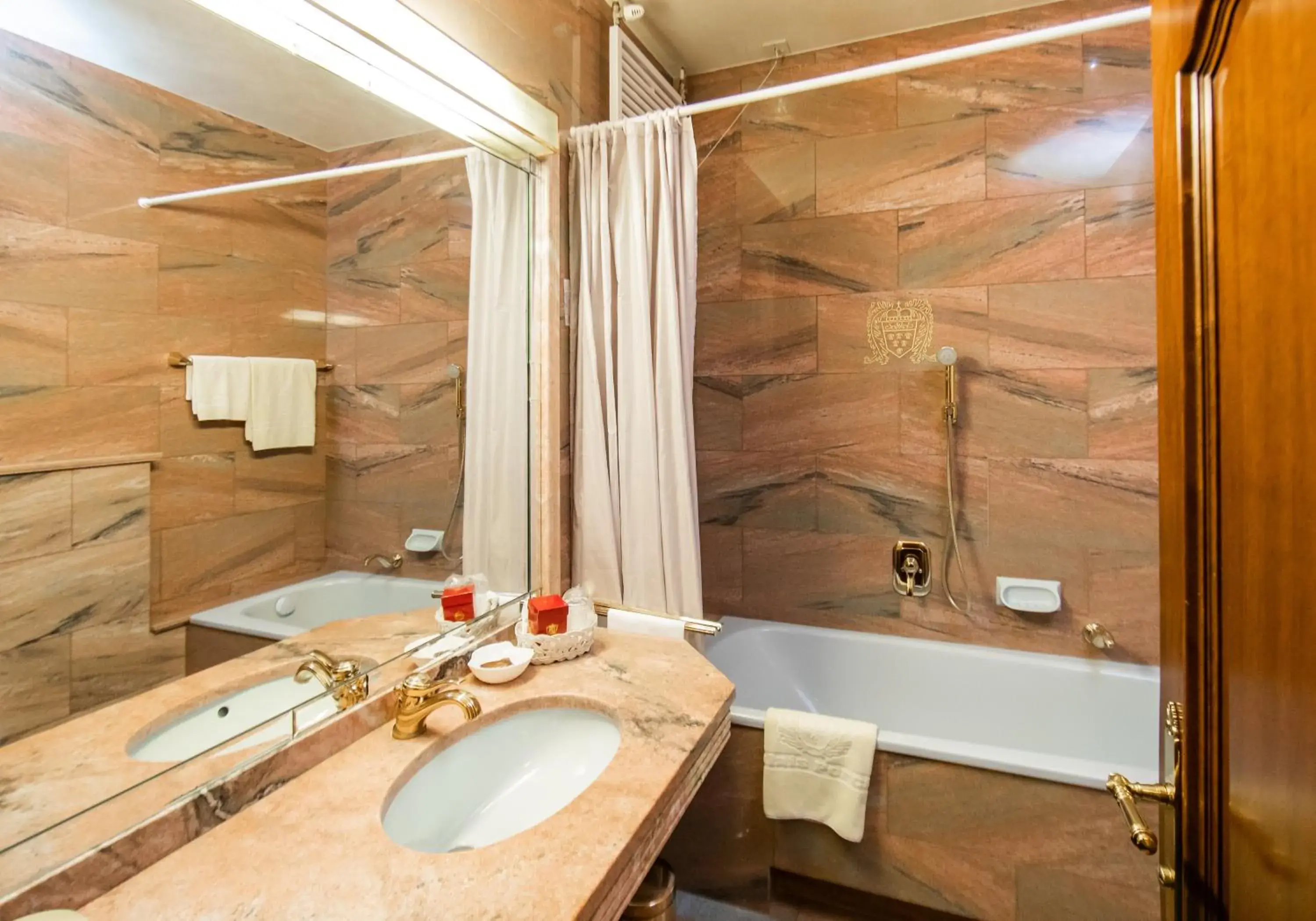 Bathroom in Hotel Palais Porcia