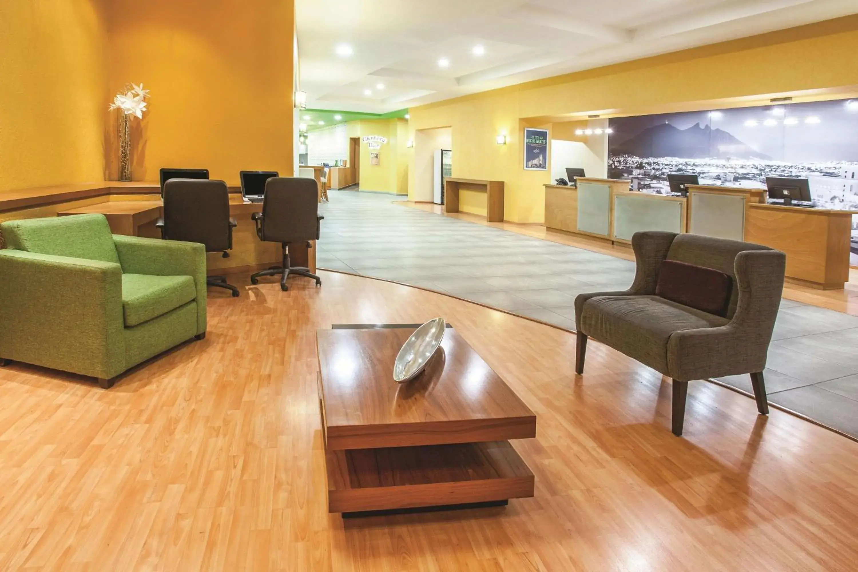 Lobby or reception, Lobby/Reception in CHN Hotel Monterrey Norte, Trademark Collection by Wyndham