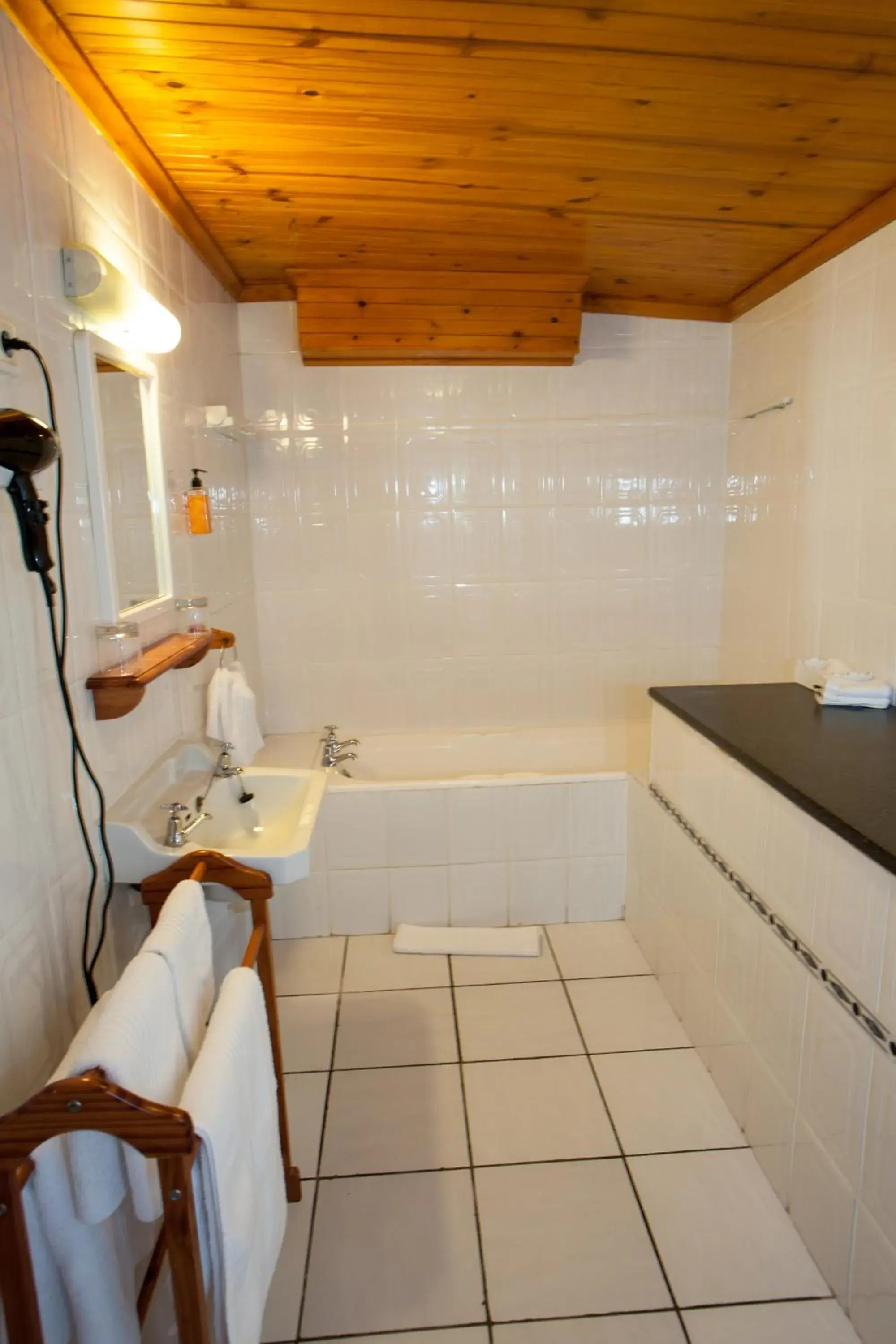 Bathroom in Brenwin Guest House