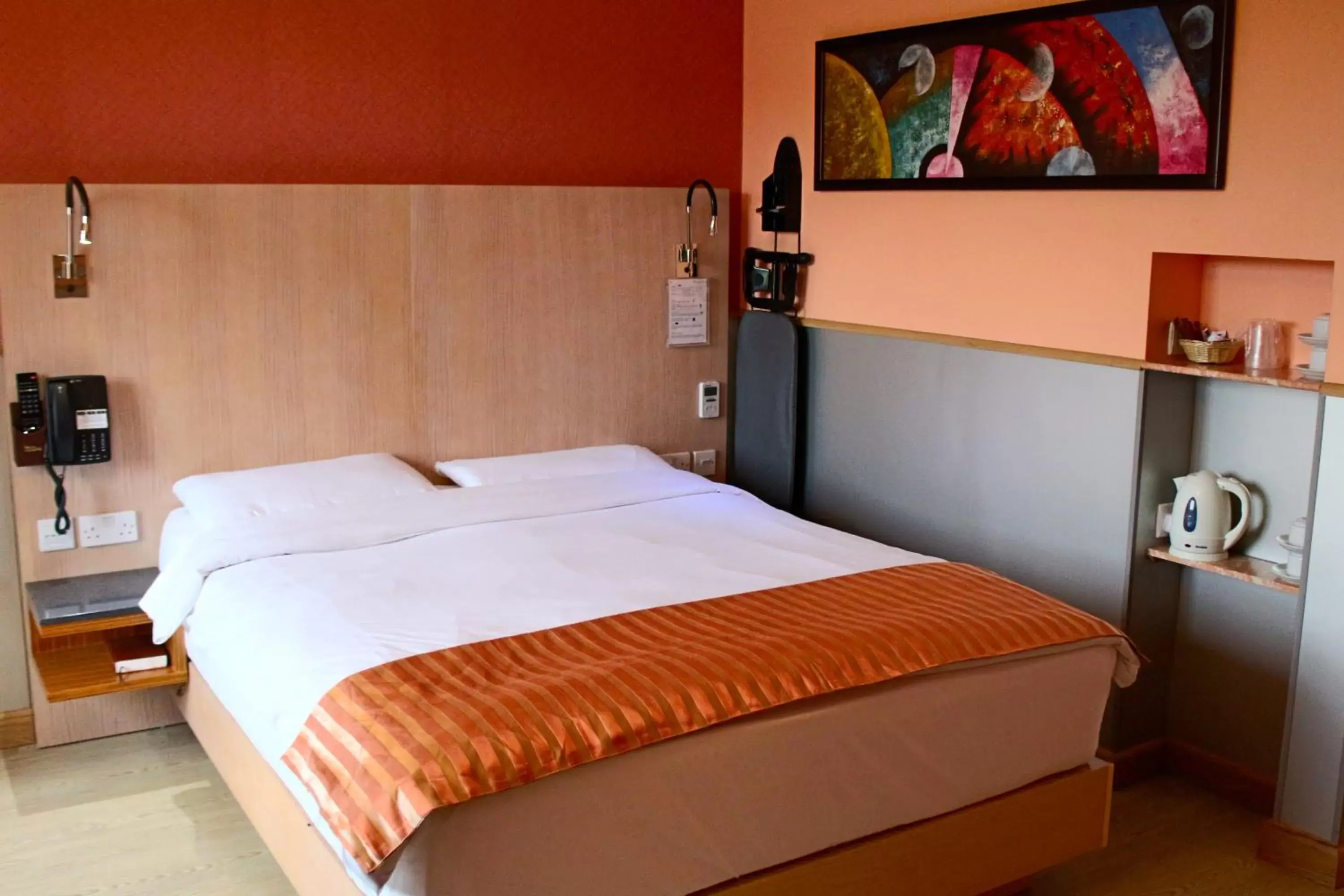 Bedroom, Bed in Eurotraveller Hotel - Premier - Harrow