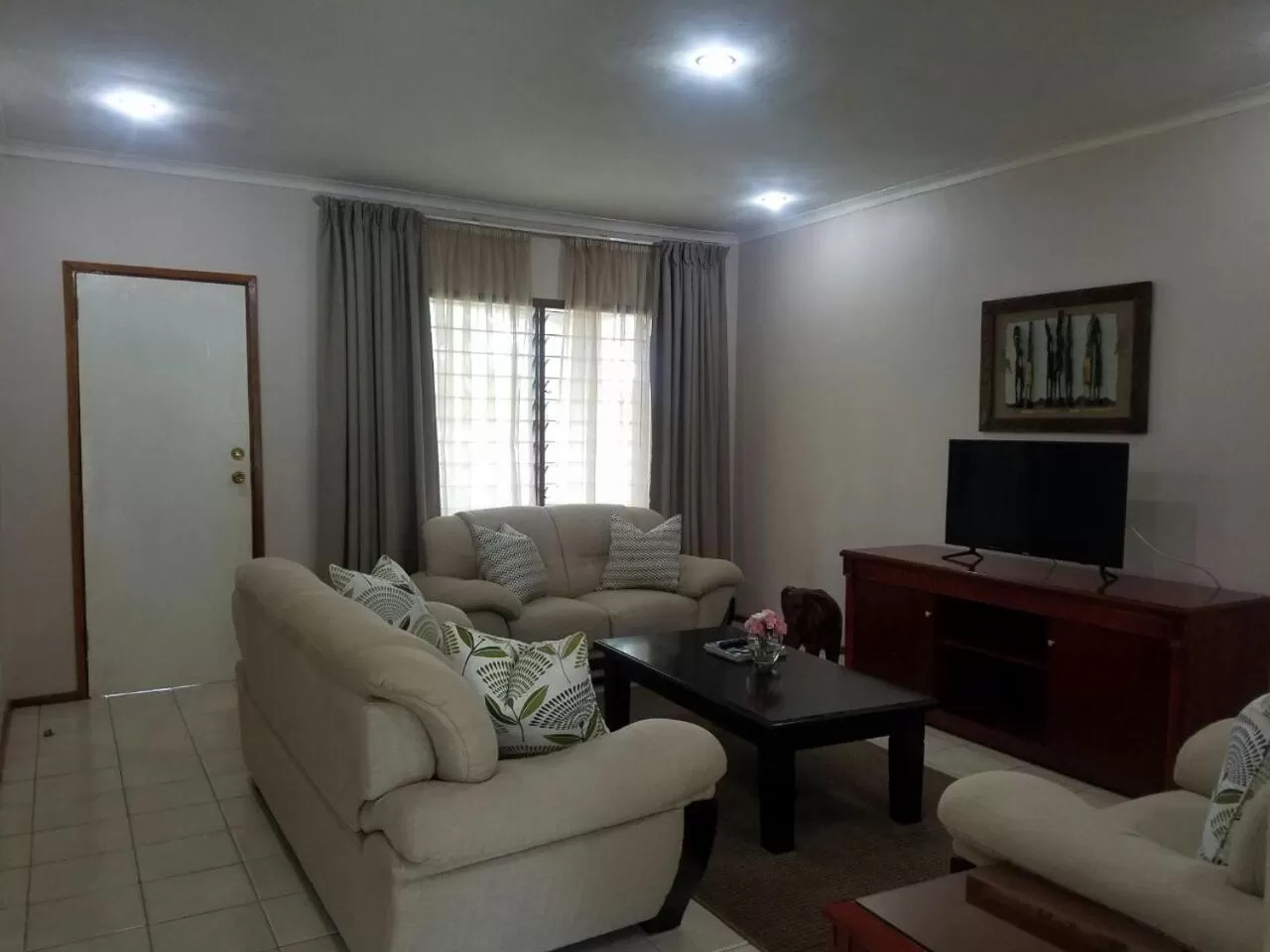 Living room in Ufulu Gardens Hotel