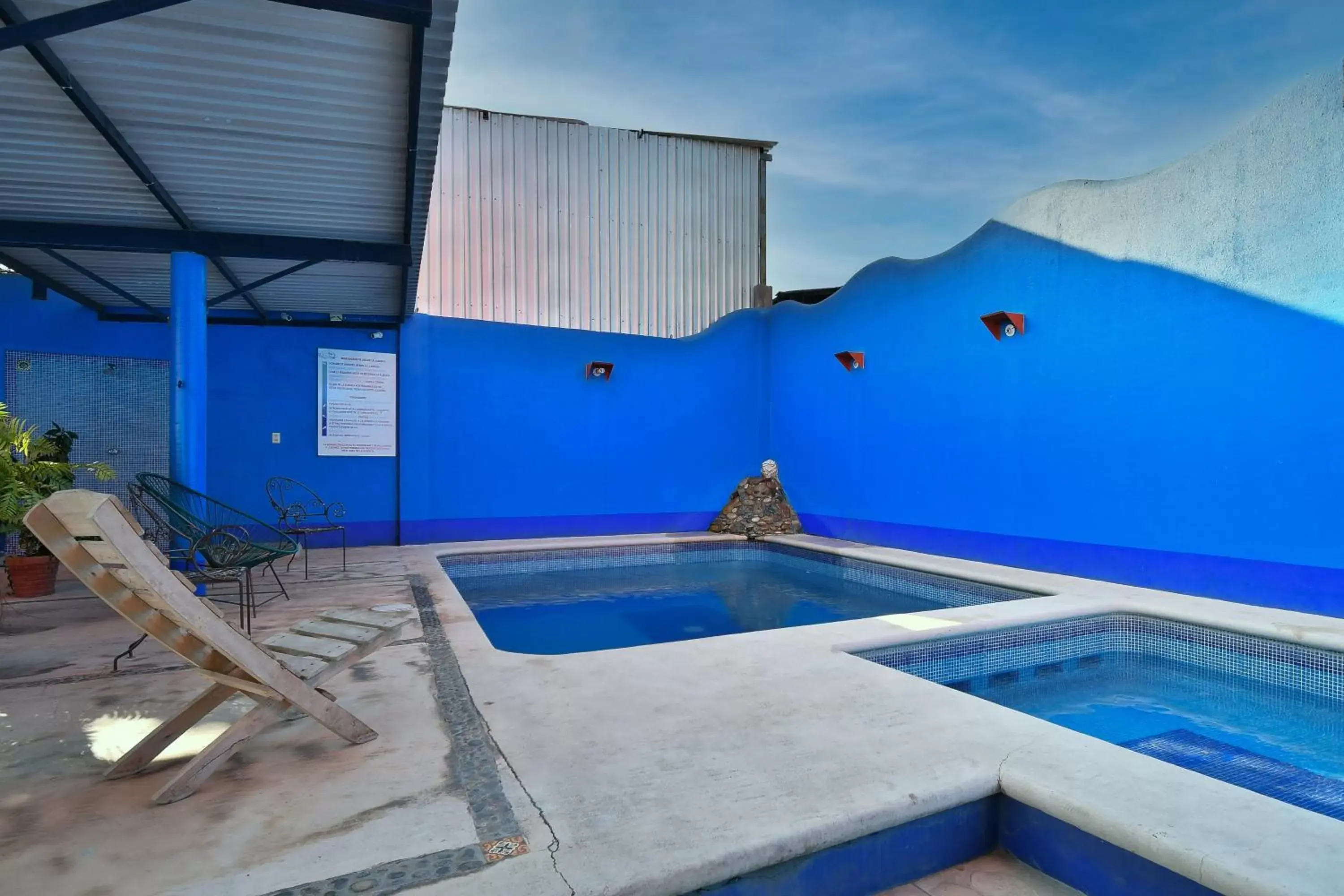 Swimming Pool in Hotel Costamar, Puerto Escondido