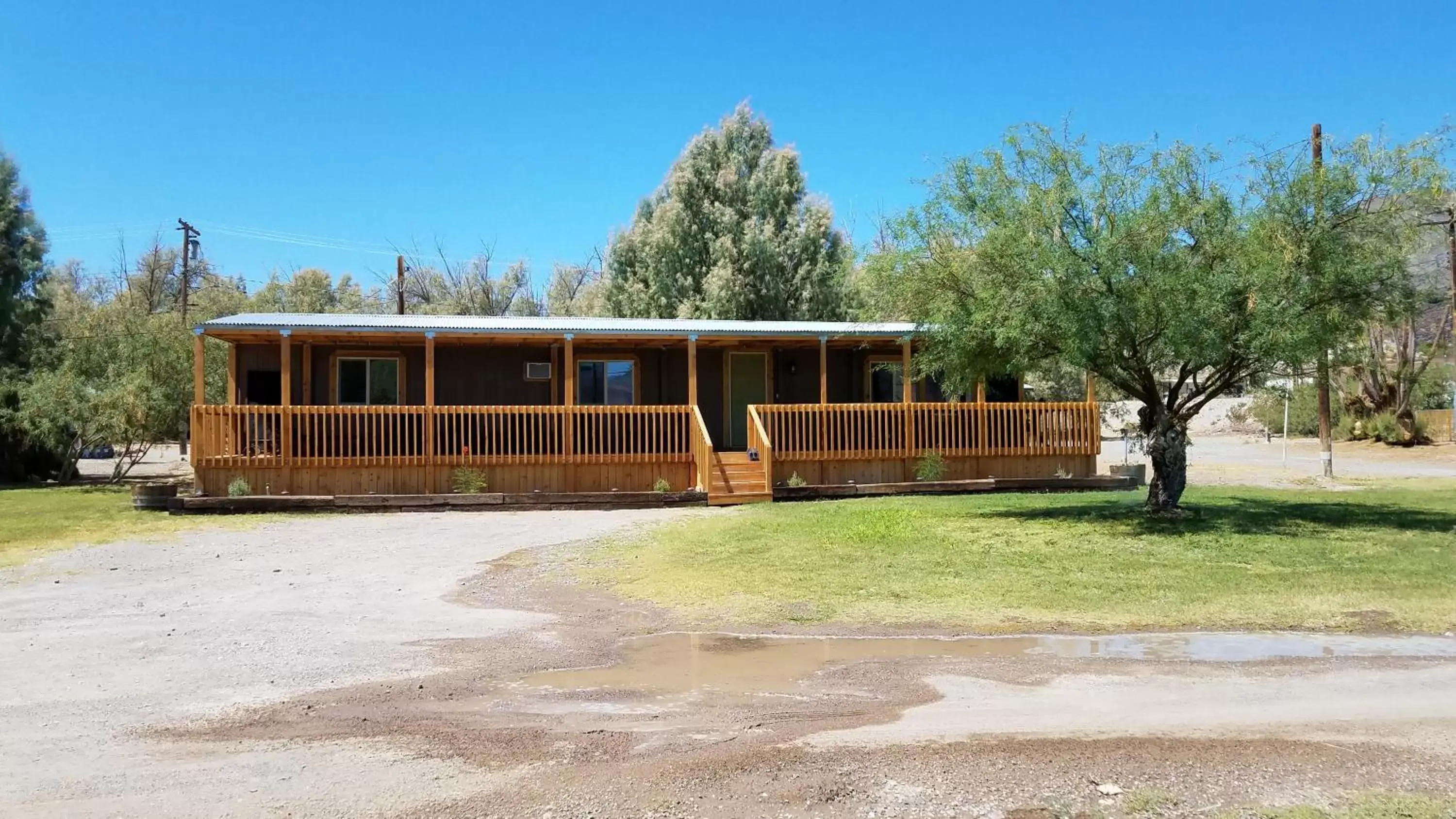 Property Building in Shoshone Inn