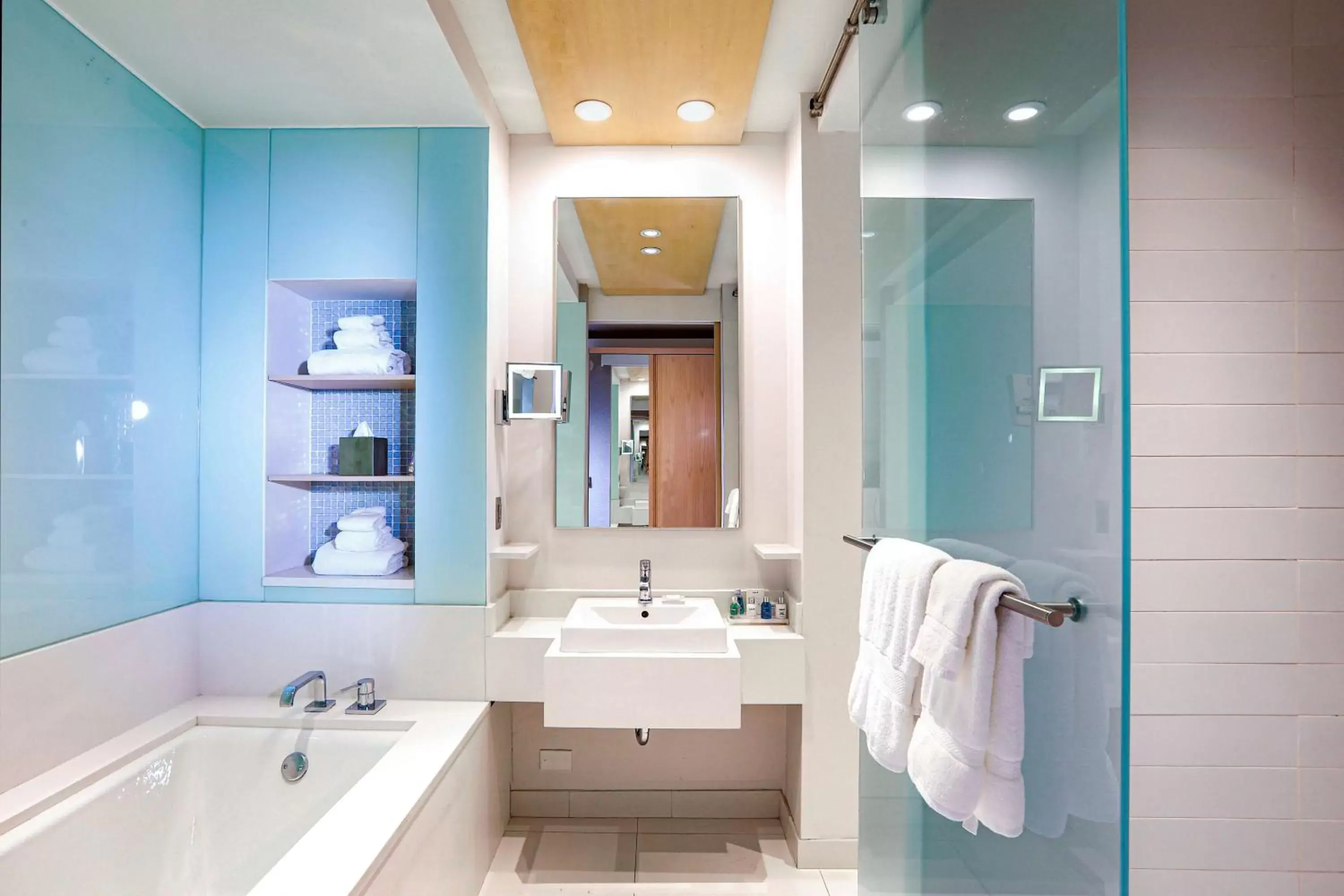 Bathroom in Radisson Blu Aqua Hotel Chicago